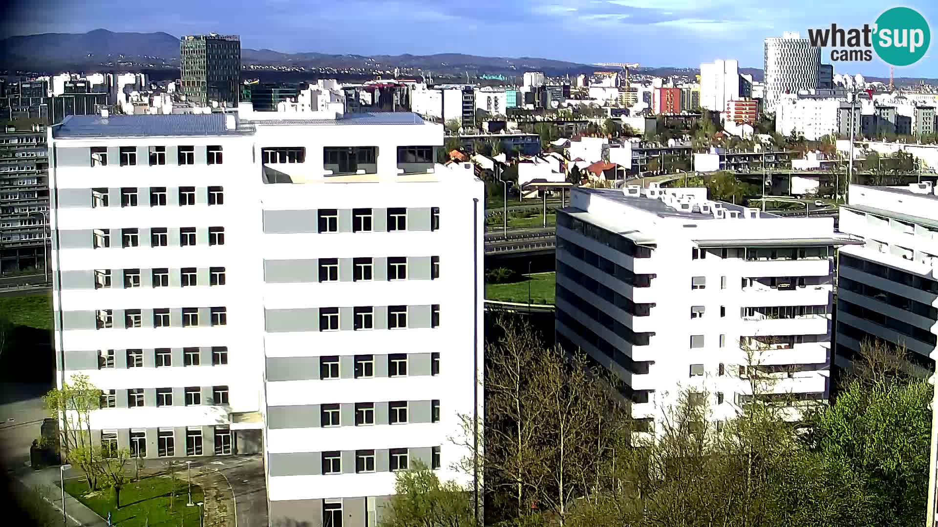 Rond-point en direct traversant les avenues Slavonska et Marin Držić à Zagreb webcam