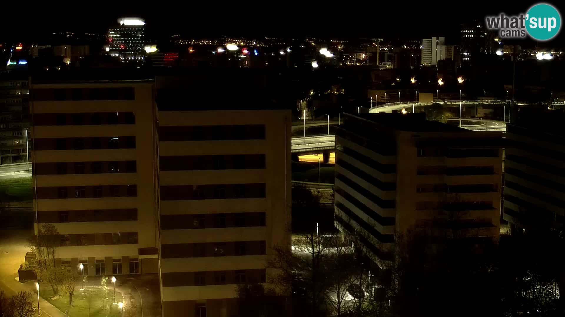 Rotonda en vivo que cruza Slavonska y Marin Držić Avenue en Zagreb webcam