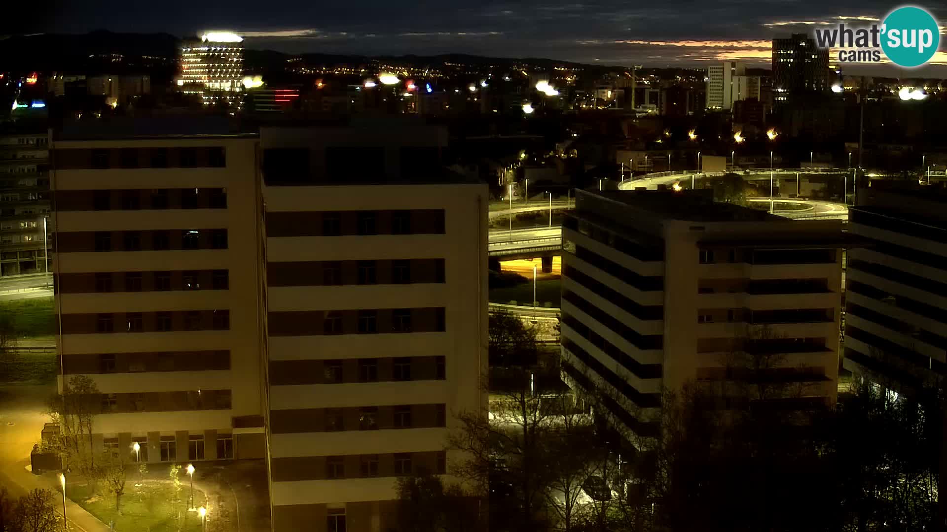 Rond-point en direct traversant les avenues Slavonska et Marin Držić à Zagreb webcam