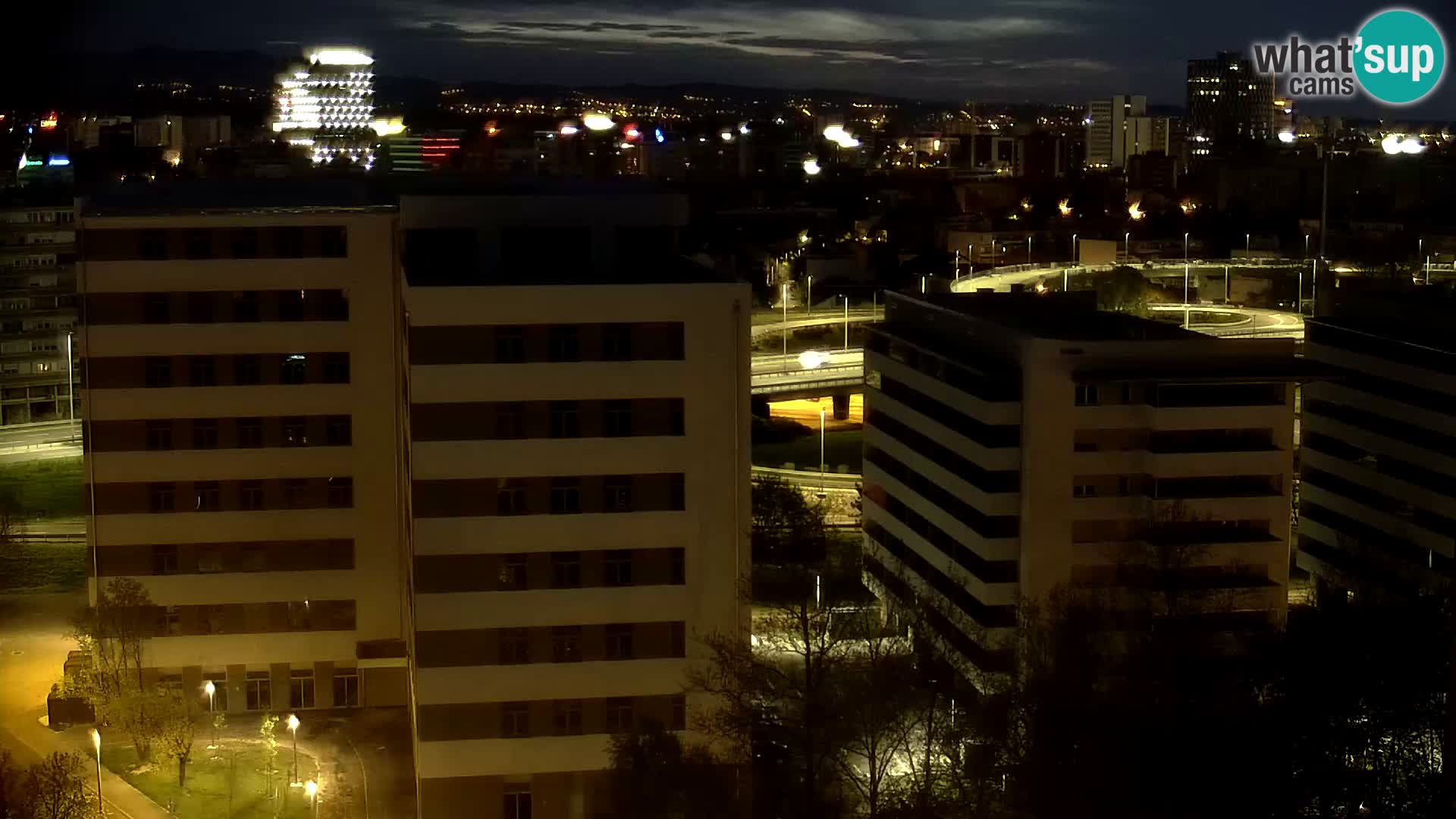 Rond-point en direct traversant les avenues Slavonska et Marin Držić à Zagreb webcam