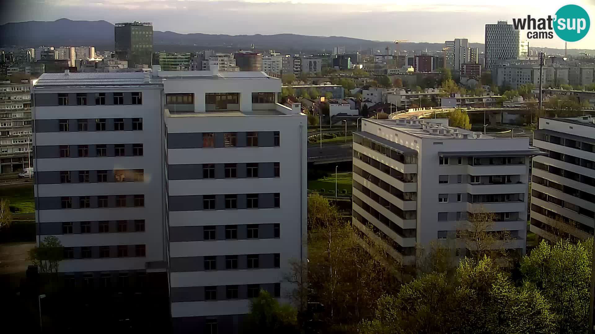 Rond-point en direct traversant les avenues Slavonska et Marin Držić à Zagreb webcam