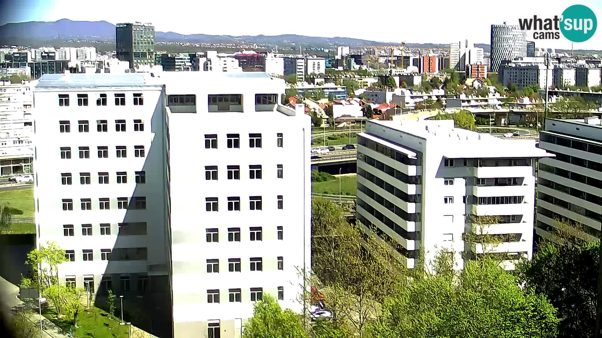 Rond-point en direct traversant les avenues Slavonska et Marin Držić à Zagreb webcam