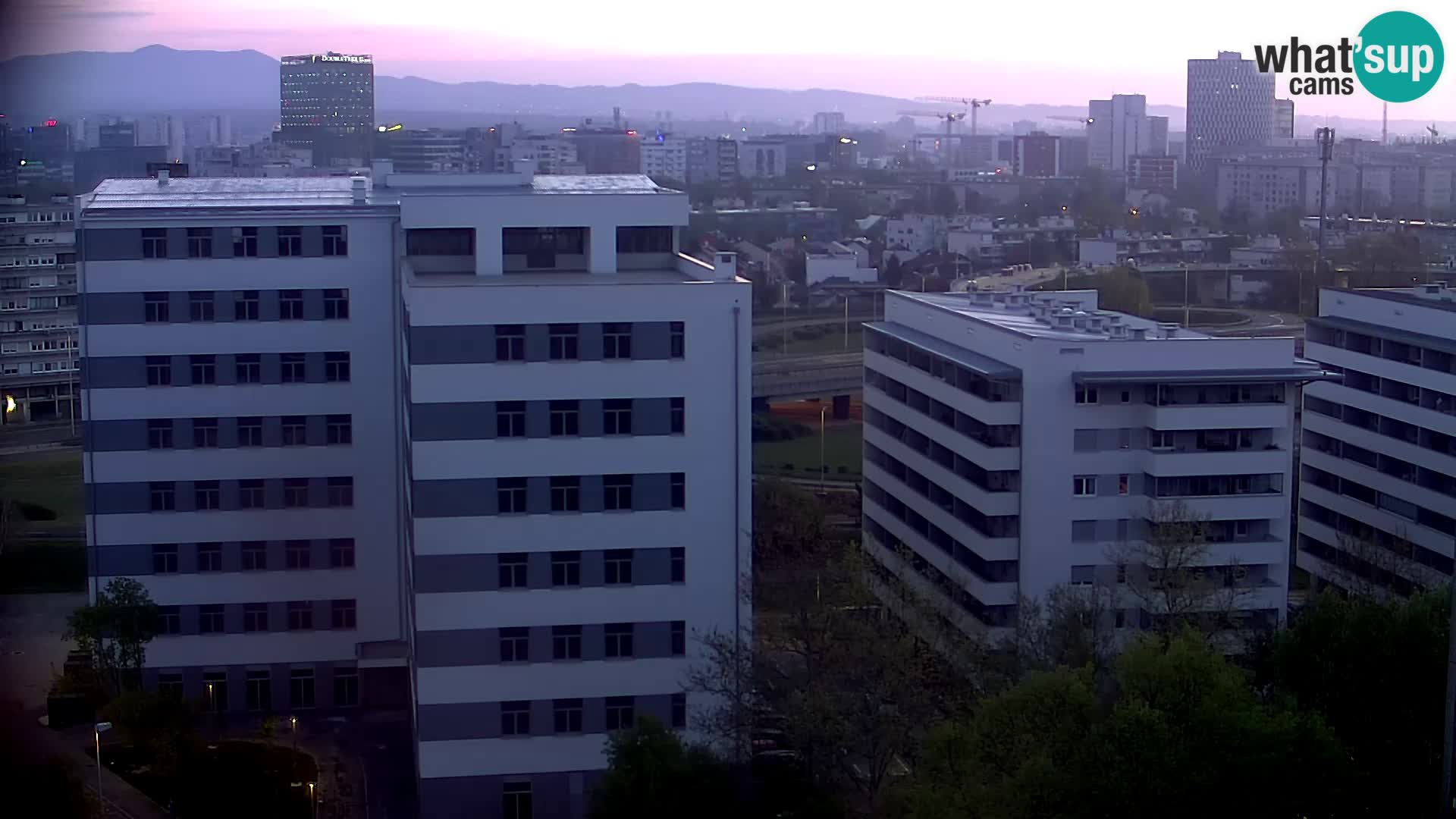 Live-Kreisverkehr Slavonska und Marin Držić Avenue zur Zagreb Webcam