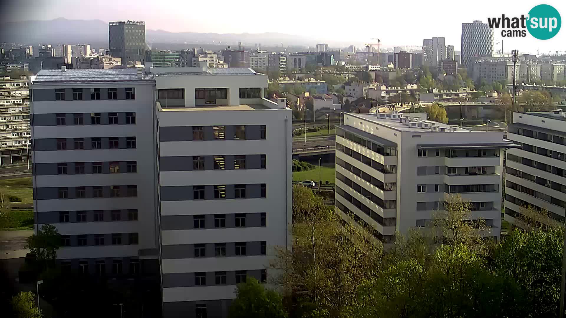 Web kamera Petlja Slavonska – Držićeva  – Zagreb Live