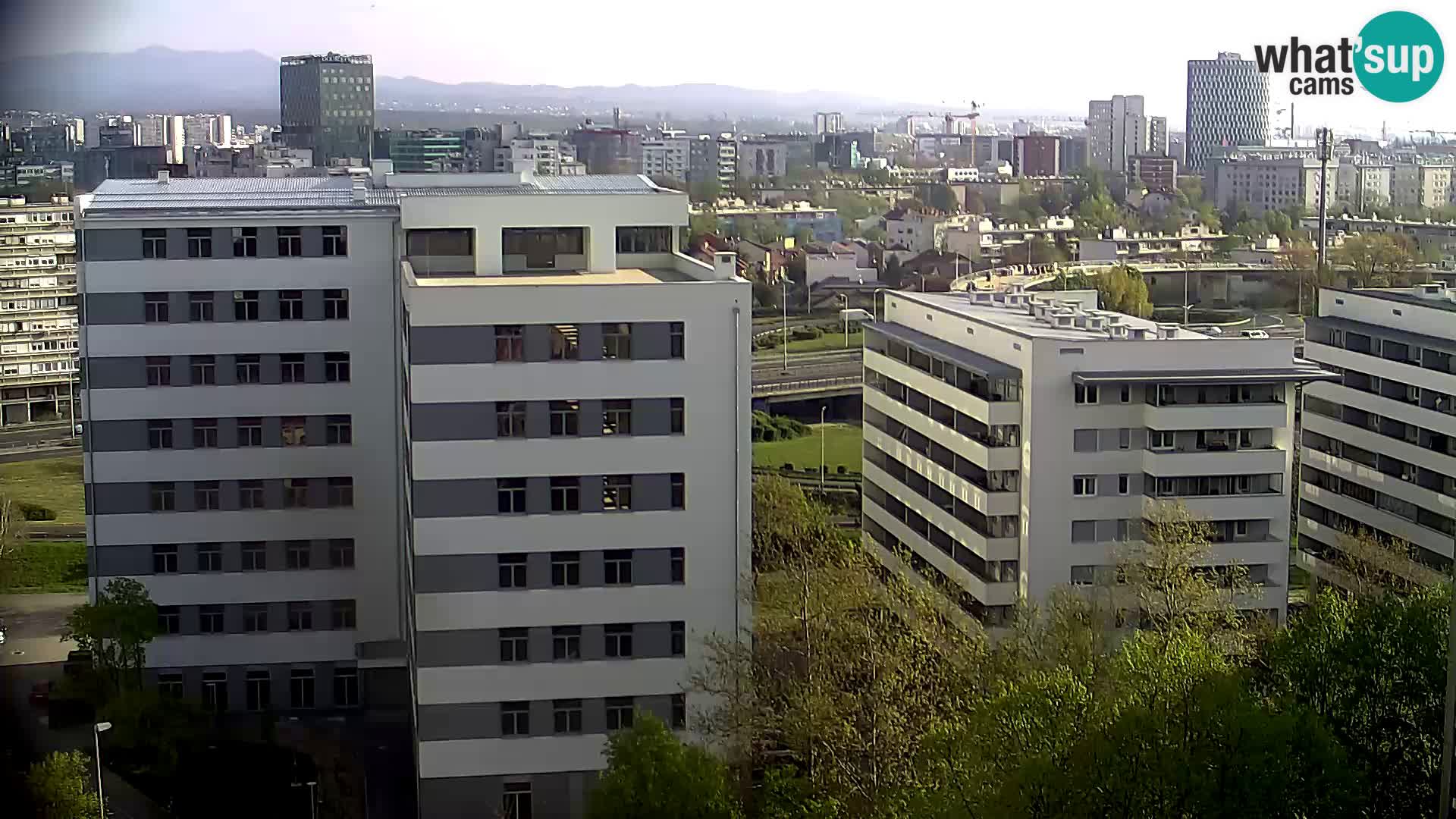 Web kamera Petlja Slavonska – Držićeva  – Zagreb Live