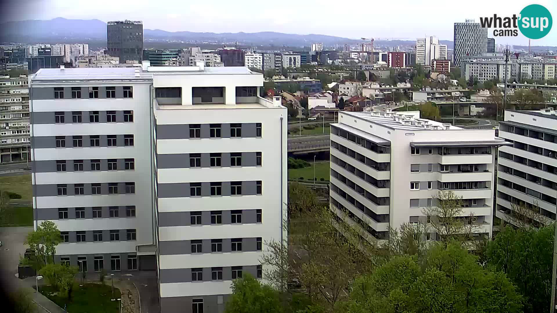 Rond-point en direct traversant les avenues Slavonska et Marin Držić à Zagreb webcam