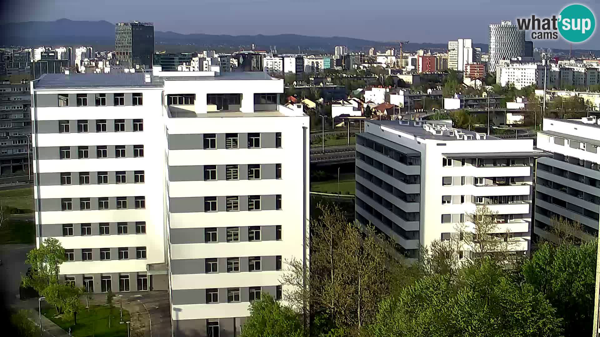 Rond-point en direct traversant les avenues Slavonska et Marin Držić à Zagreb webcam