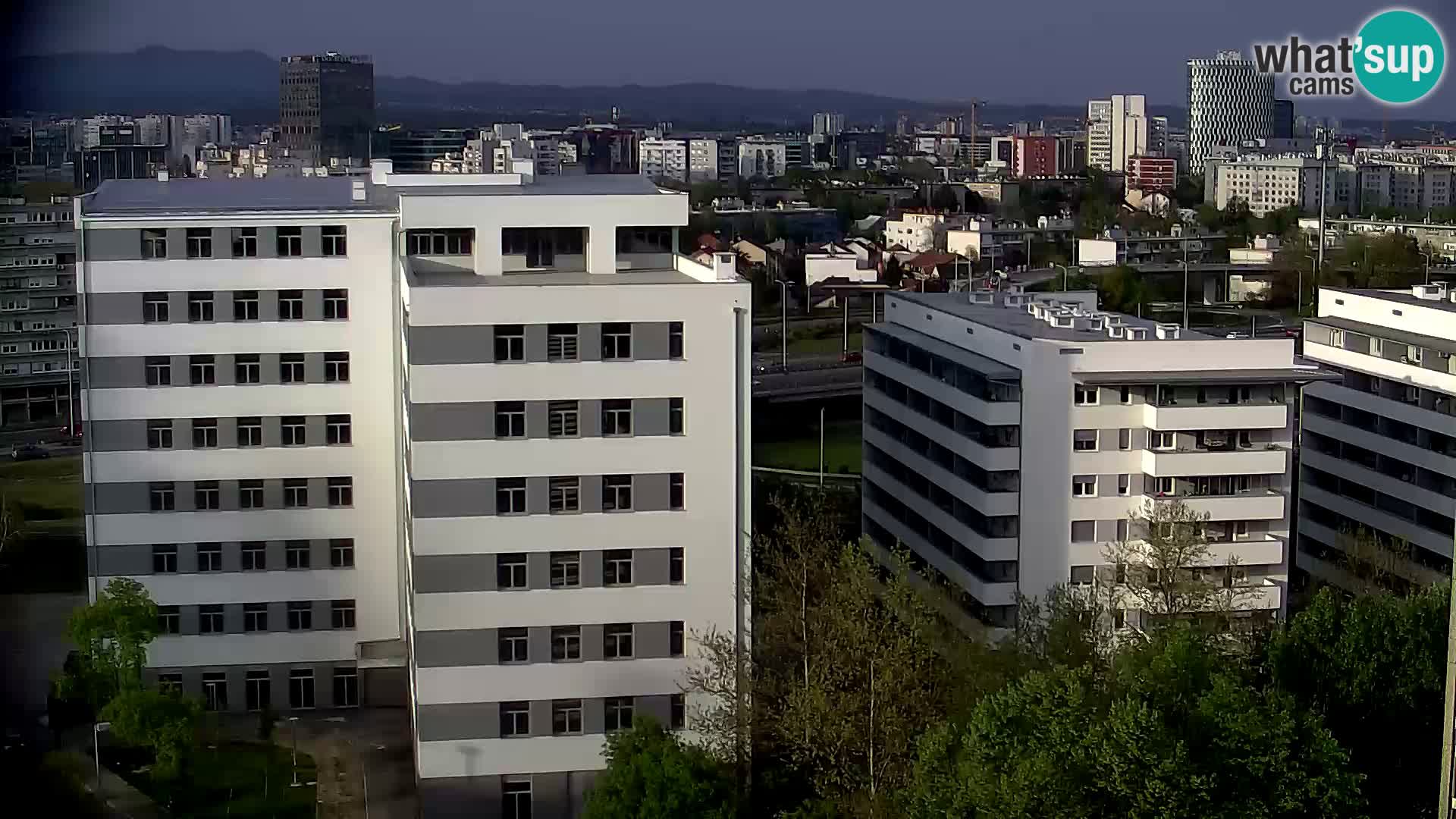 Web kamera Petlja Slavonska – Držićeva  – Zagreb Live