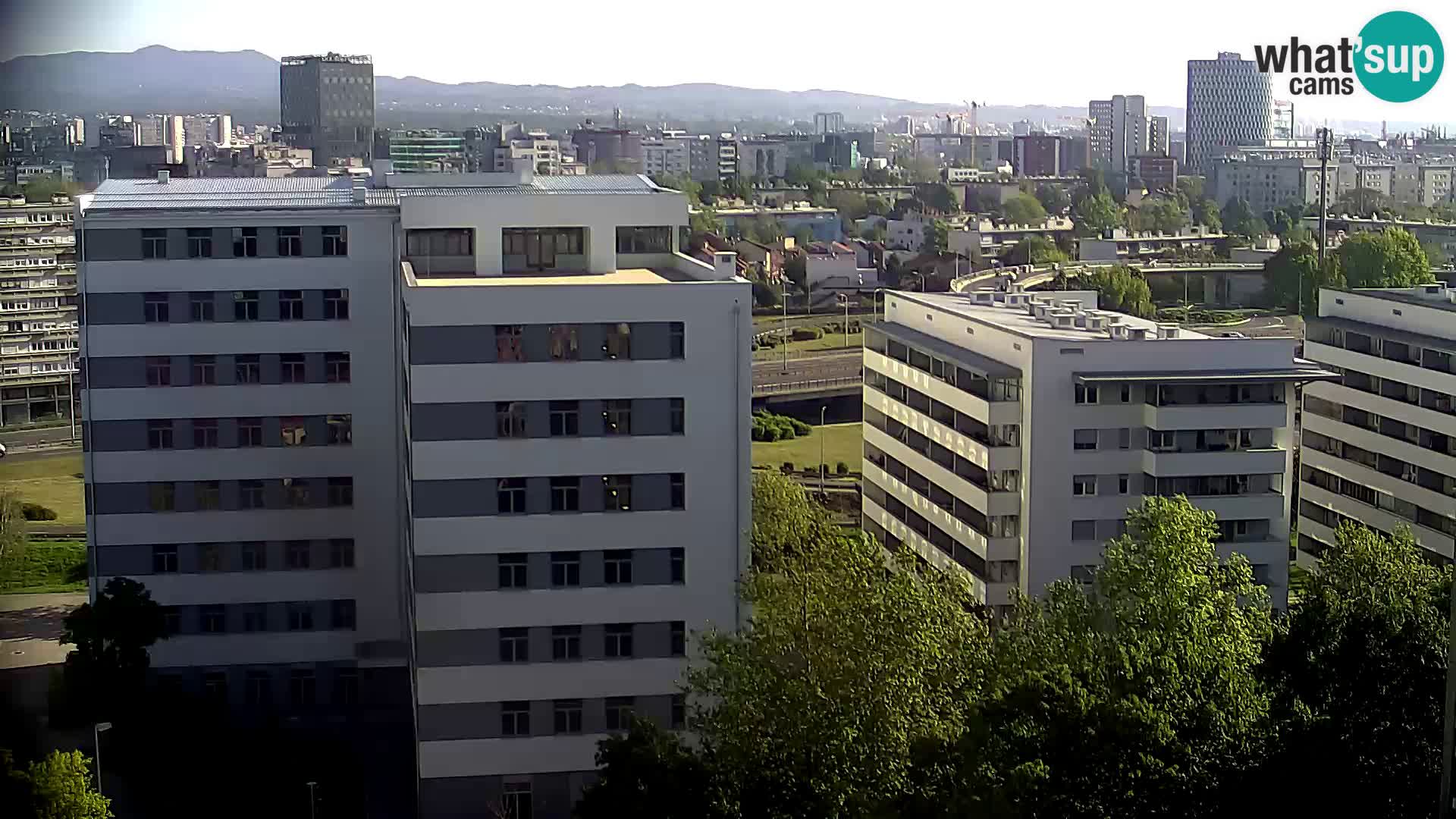 Rond-point en direct traversant les avenues Slavonska et Marin Držić à Zagreb webcam