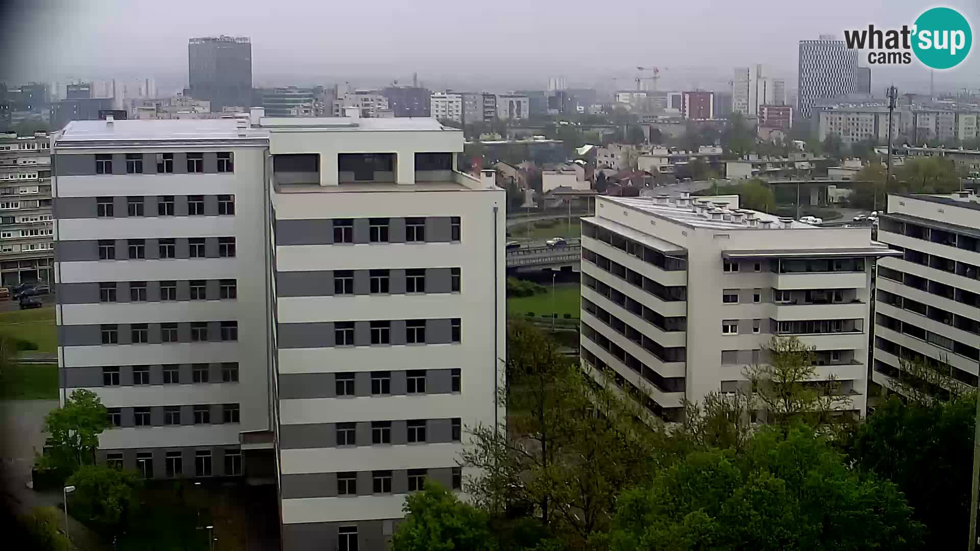 Rotonda en vivo que cruza Slavonska y Marin Držić Avenue en Zagreb webcam