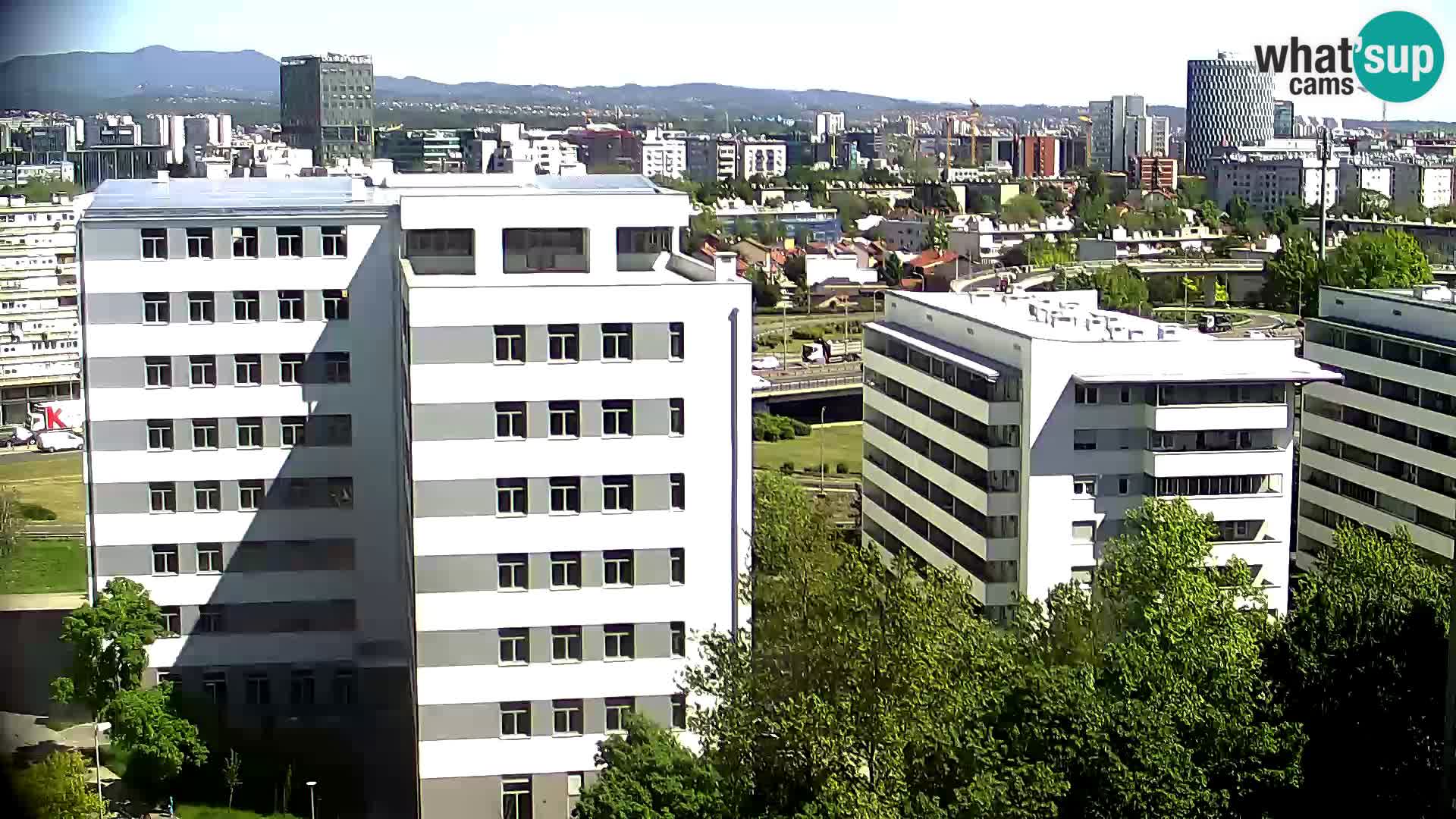 Live-Kreisverkehr Slavonska und Marin Držić Avenue zur Zagreb Webcam