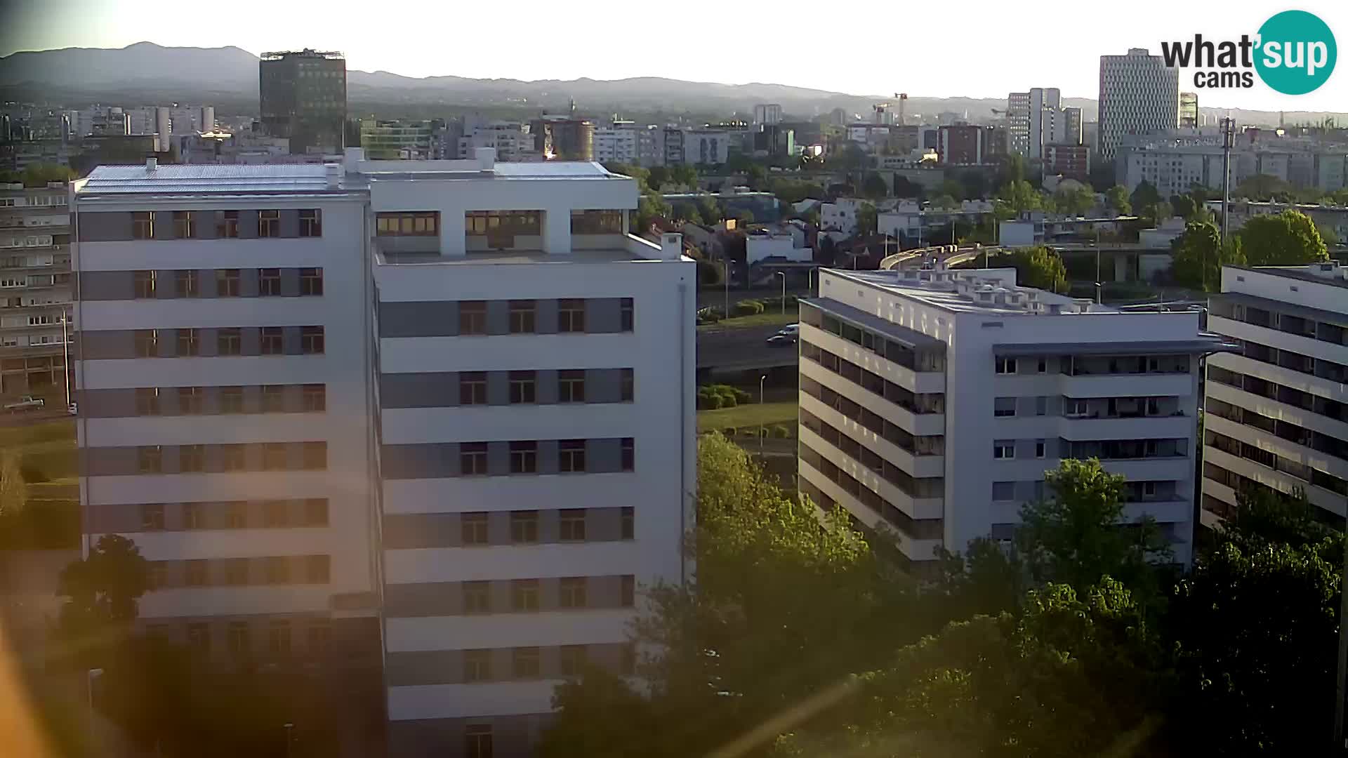 Web kamera Petlja Slavonska – Držićeva  – Zagreb Live