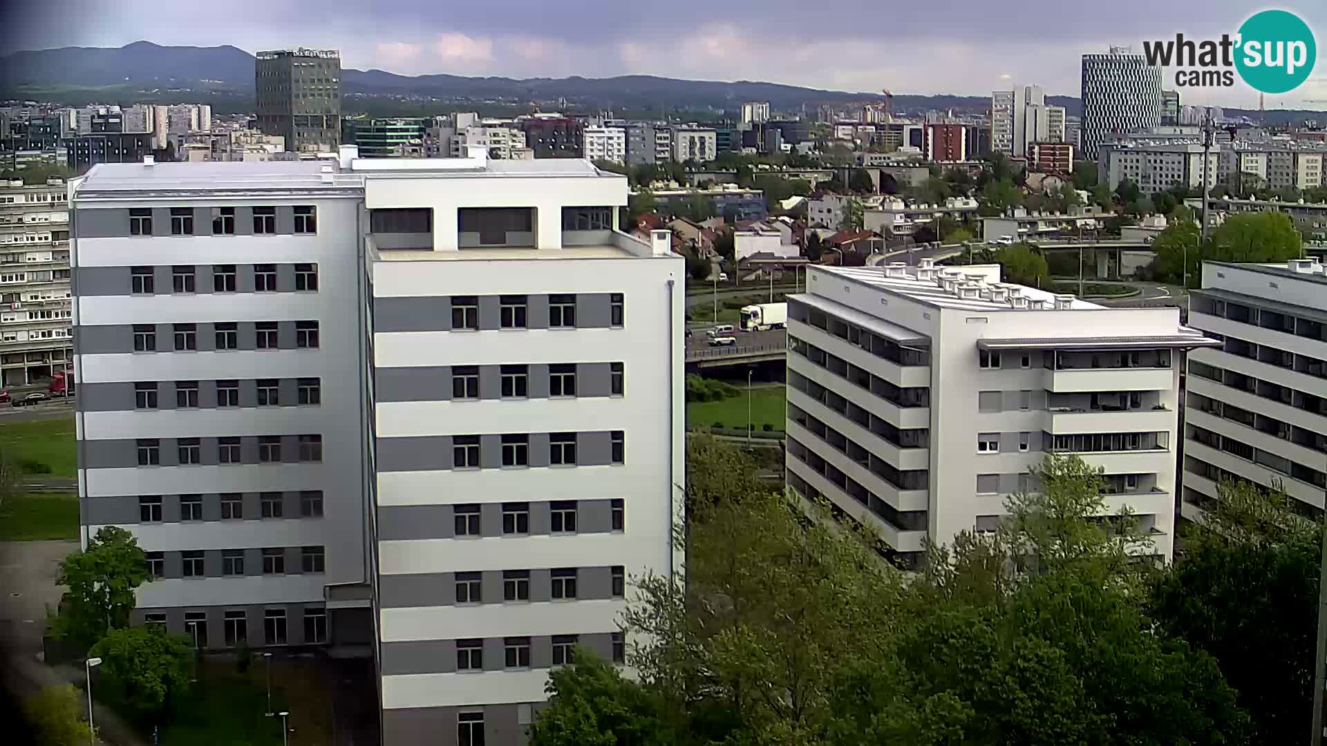 Web kamera Petlja Slavonska – Držićeva  – Zagreb Live