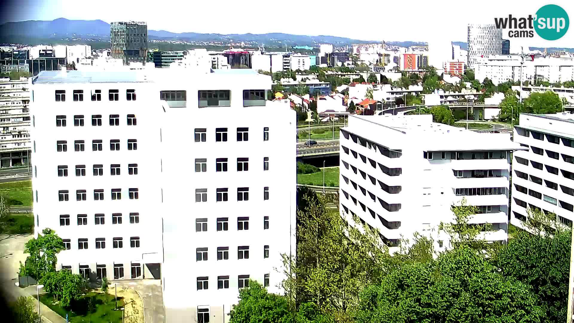Rond-point en direct traversant les avenues Slavonska et Marin Držić à Zagreb webcam