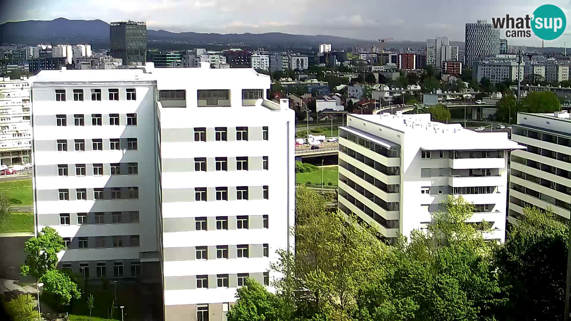 Rond-point en direct traversant les avenues Slavonska et Marin Držić à Zagreb webcam