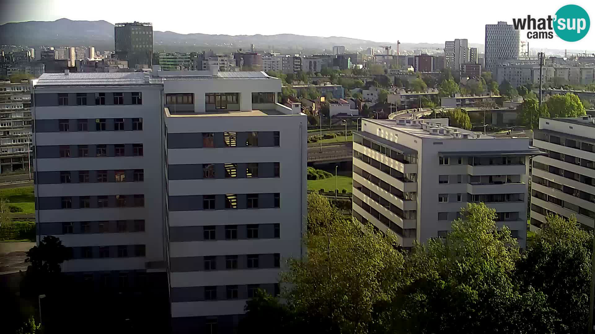 Rond-point en direct traversant les avenues Slavonska et Marin Držić à Zagreb webcam