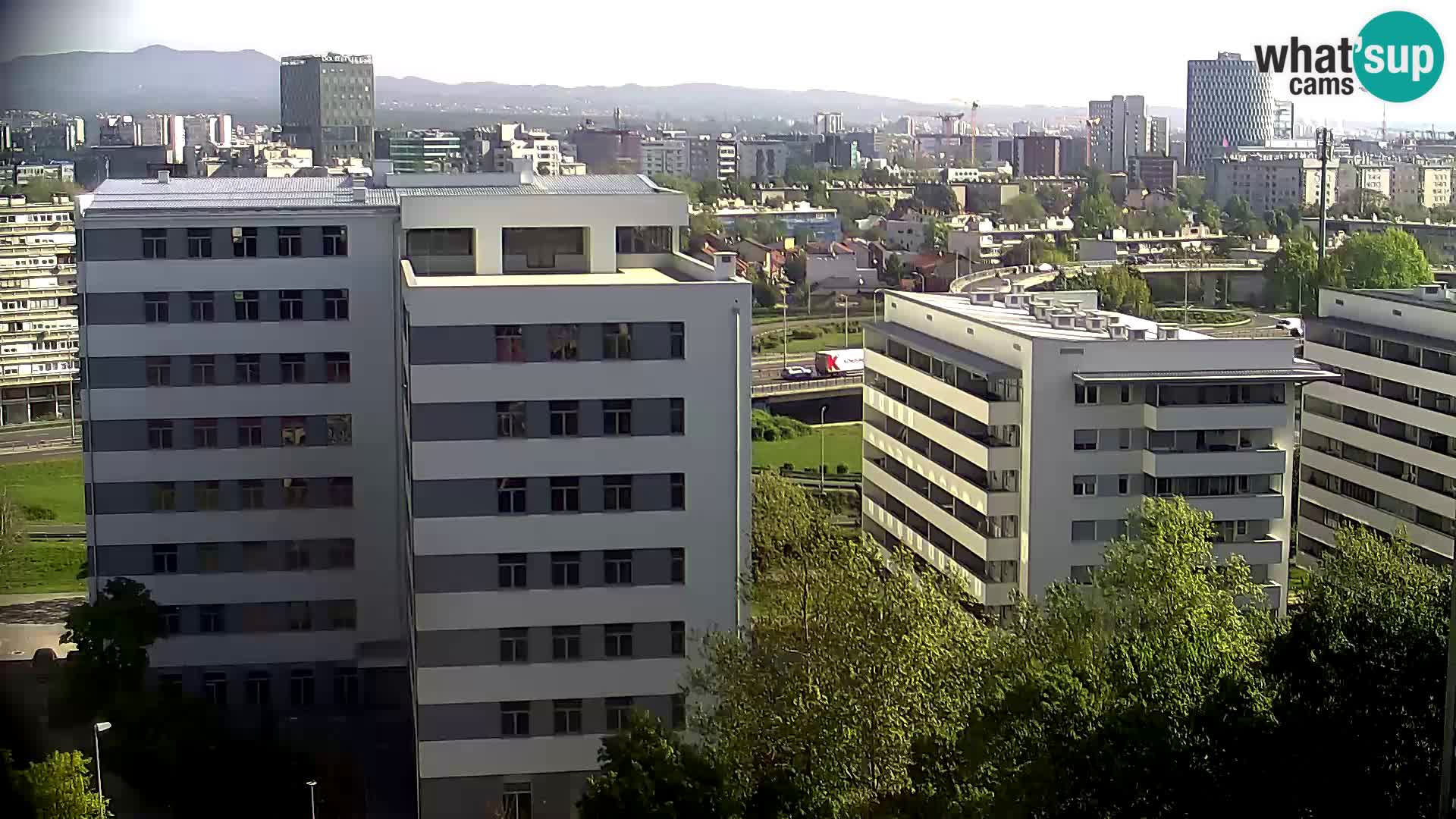 Live-Kreisverkehr Slavonska und Marin Držić Avenue zur Zagreb Webcam