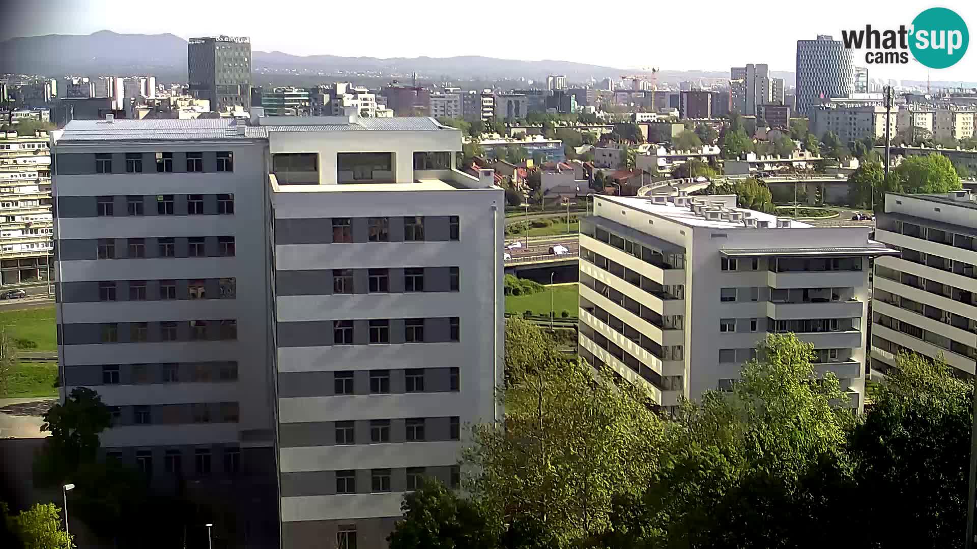Rond-point en direct traversant les avenues Slavonska et Marin Držić à Zagreb webcam