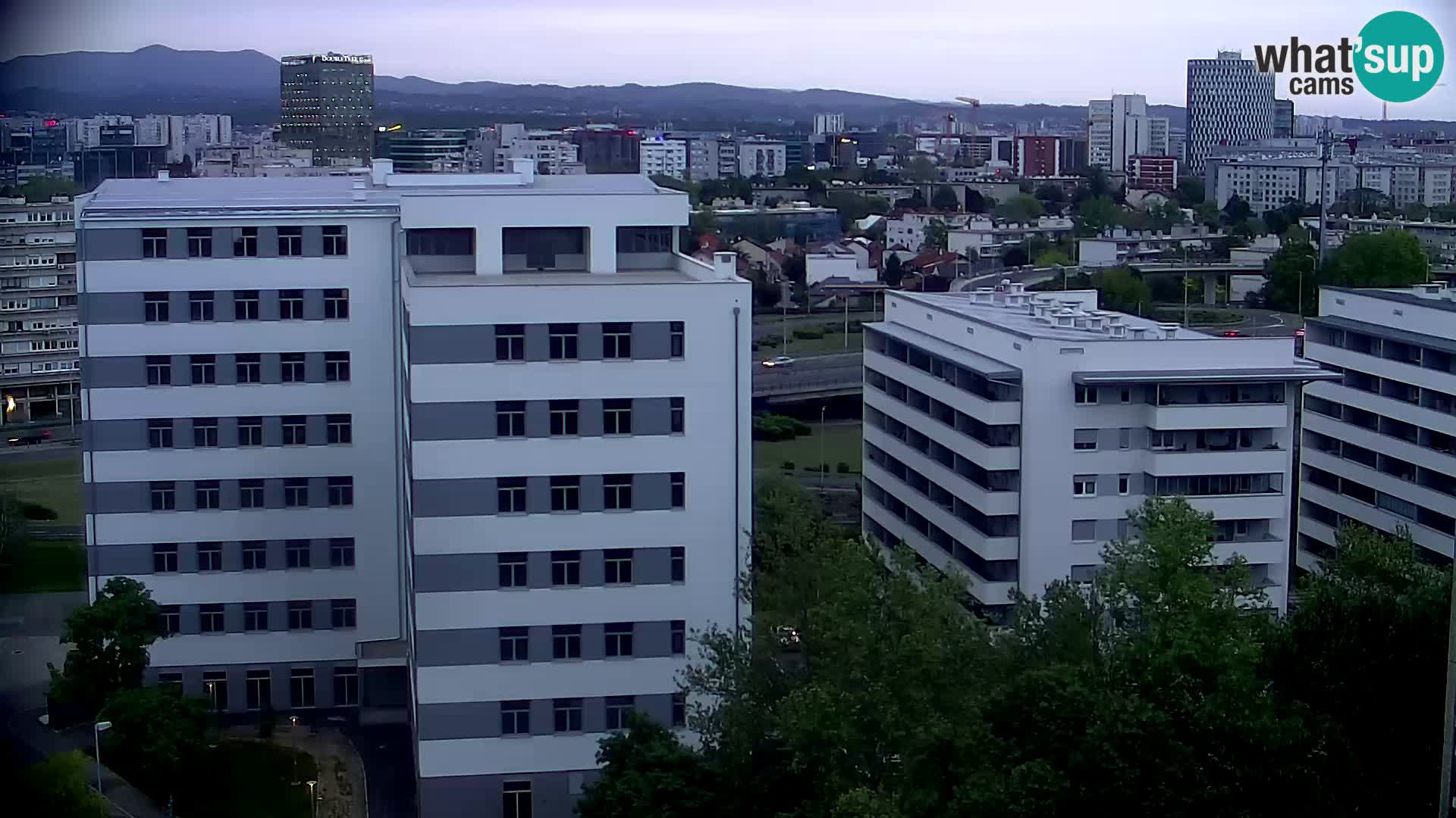 Rond-point en direct traversant les avenues Slavonska et Marin Držić à Zagreb webcam