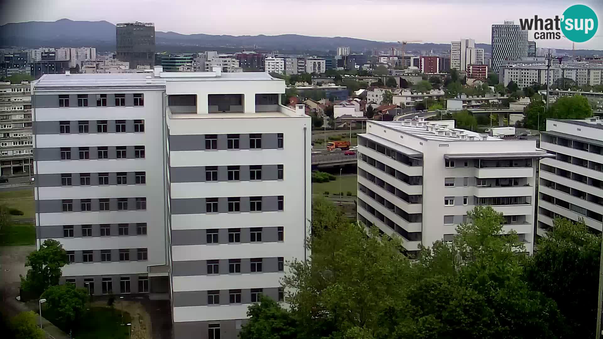 Rond-point en direct traversant les avenues Slavonska et Marin Držić à Zagreb webcam