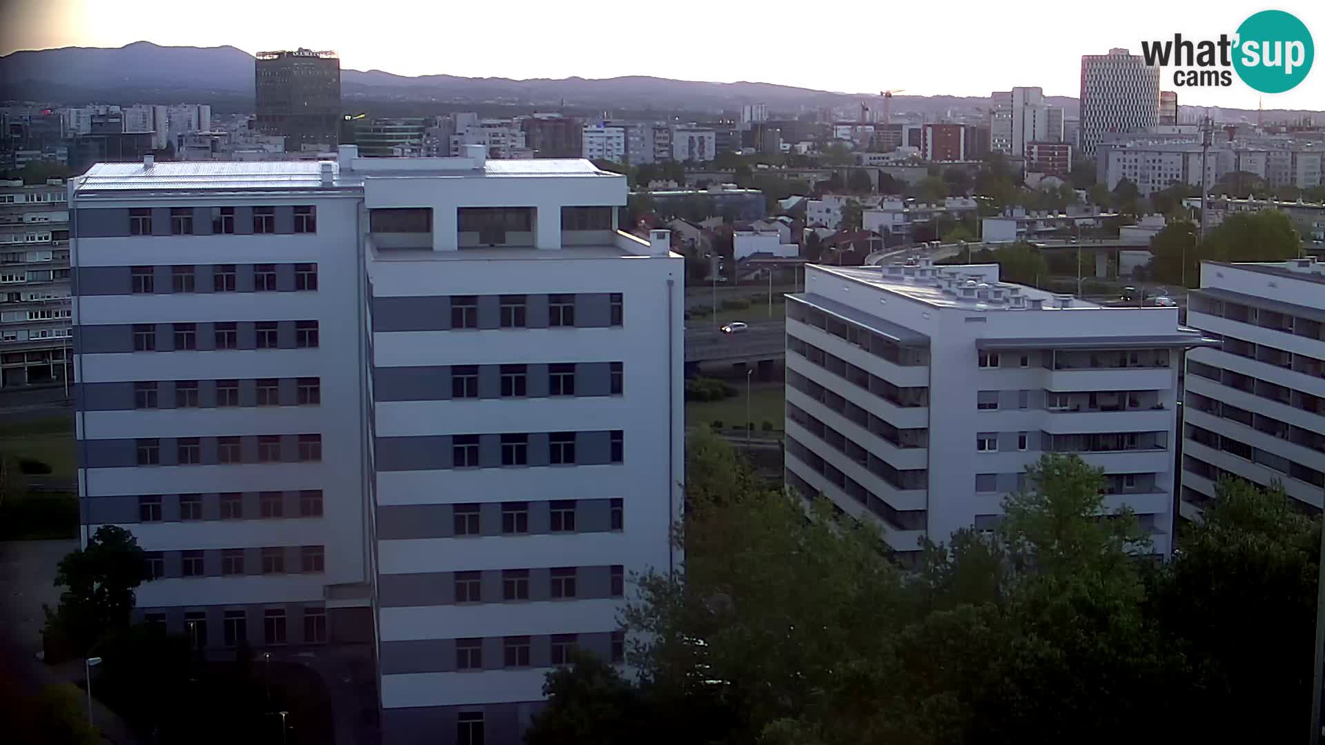 Live-Kreisverkehr Slavonska und Marin Držić Avenue zur Zagreb Webcam