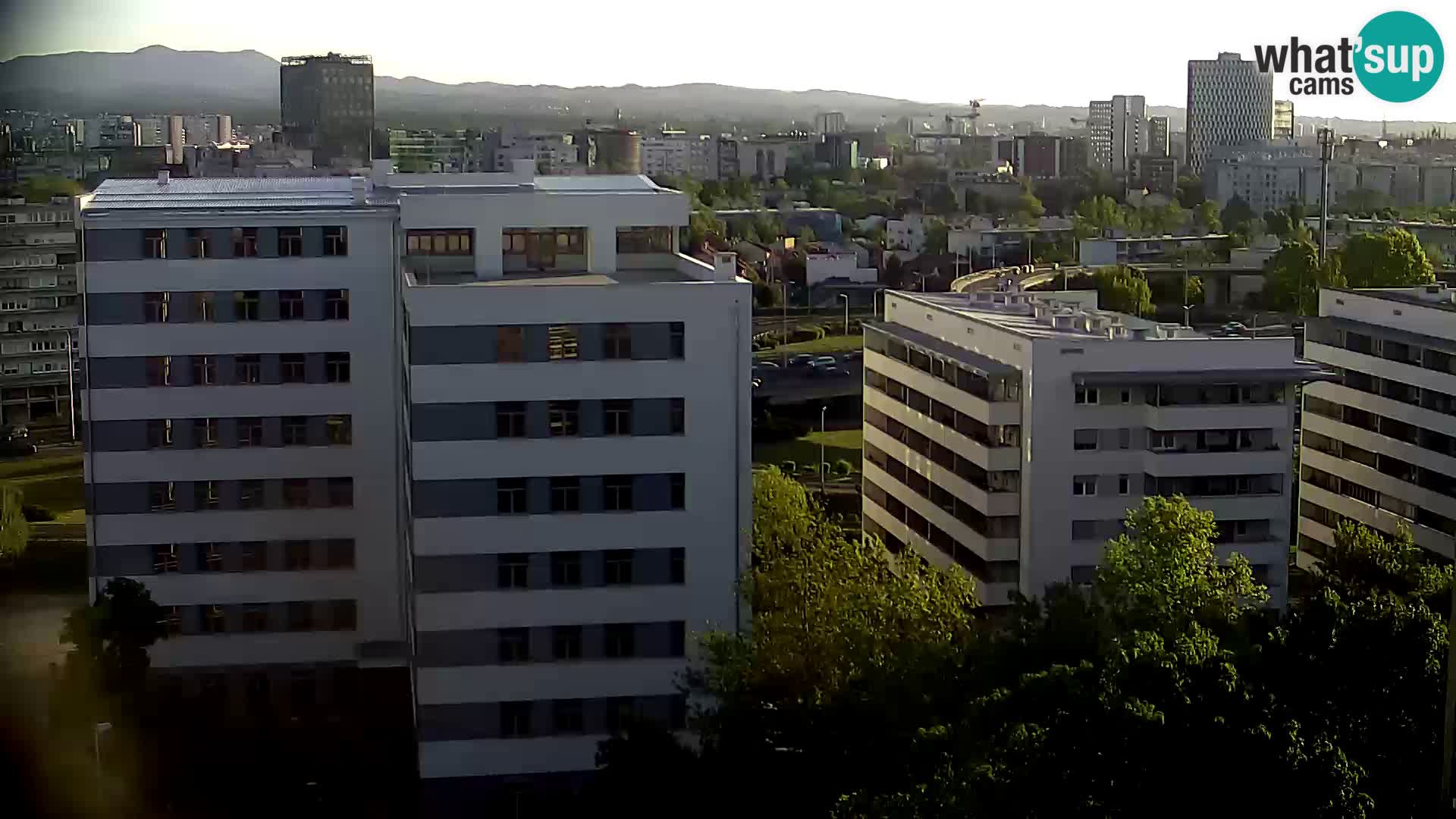 Web kamera Petlja Slavonska – Držićeva  – Zagreb Live