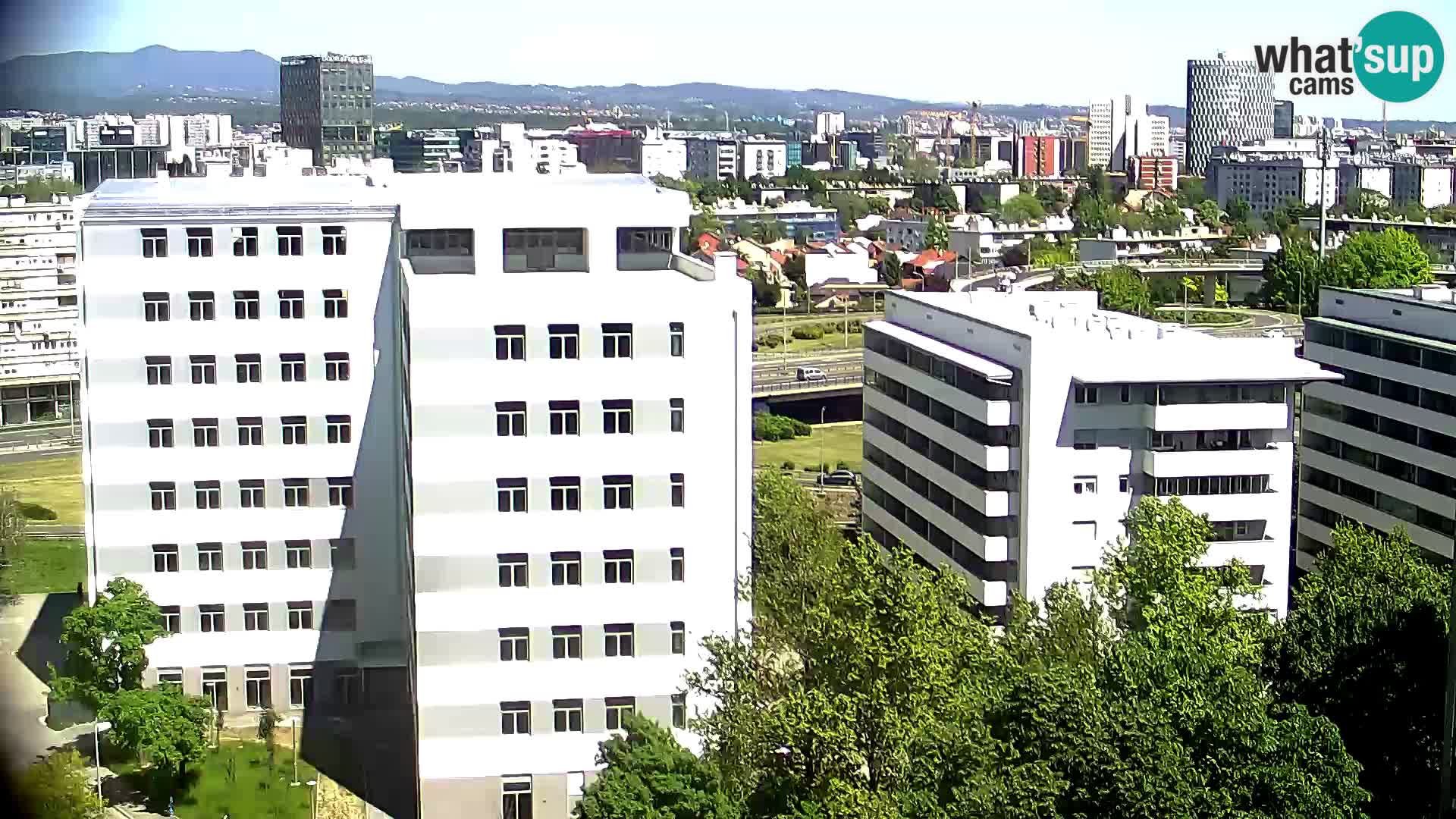 Rond-point en direct traversant les avenues Slavonska et Marin Držić à Zagreb webcam