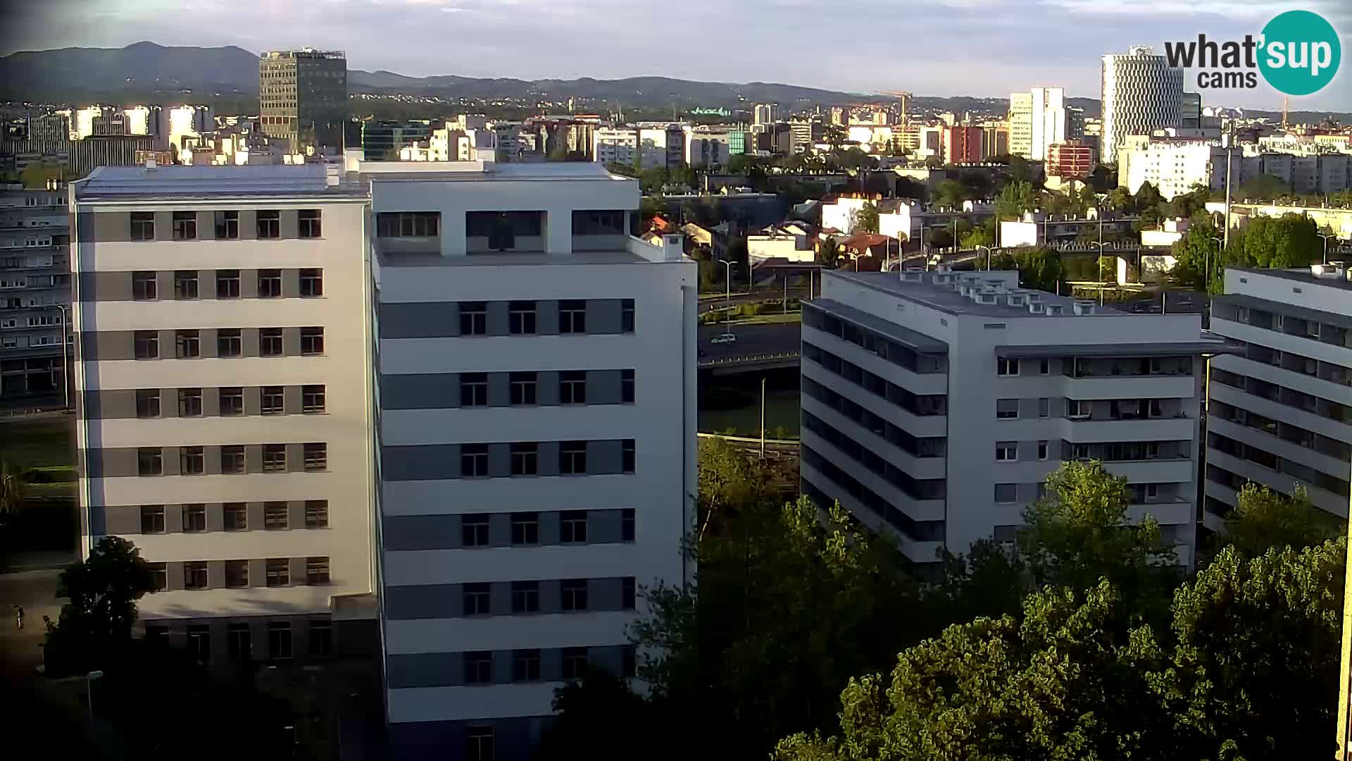 Live-Kreisverkehr Slavonska und Marin Držić Avenue zur Zagreb Webcam