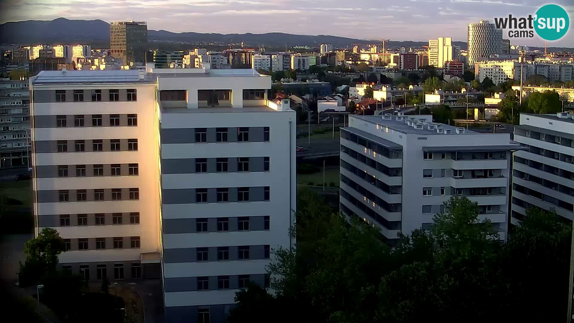 Rond-point en direct traversant les avenues Slavonska et Marin Držić à Zagreb webcam
