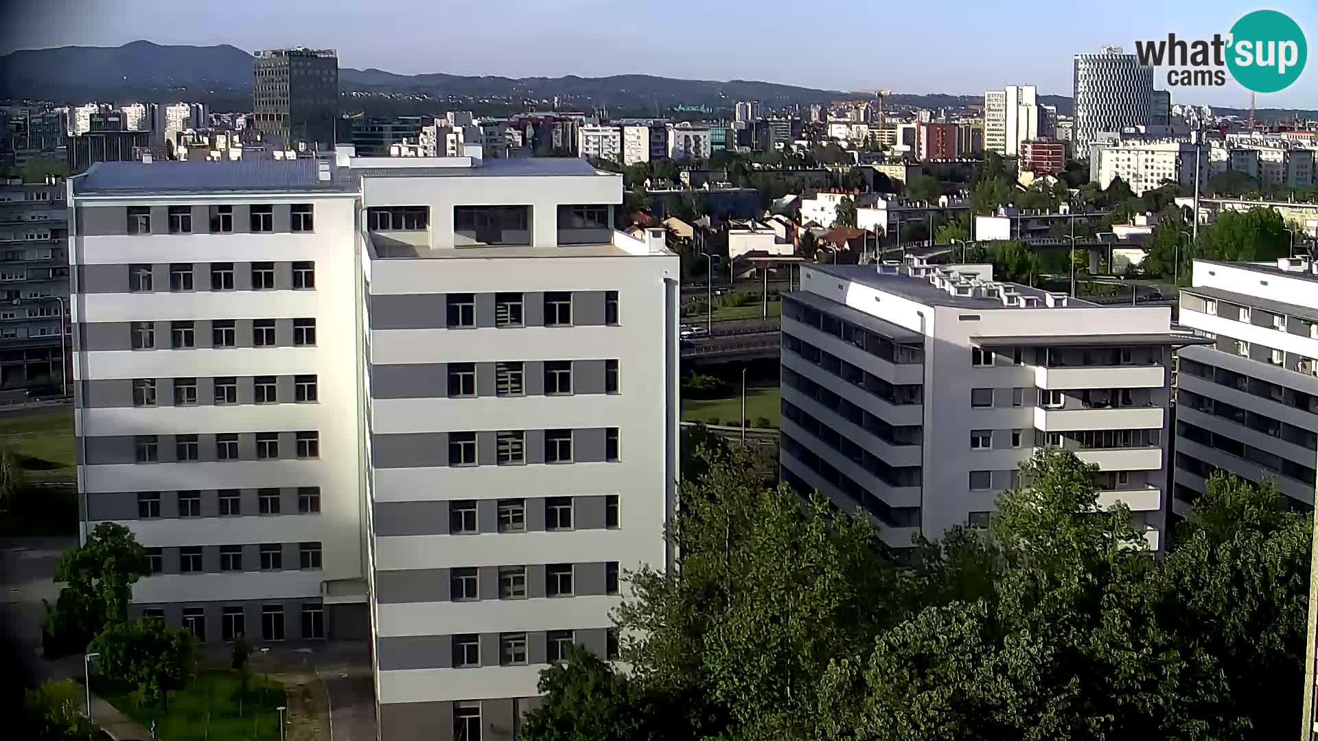 Web kamera Petlja Slavonska – Držićeva  – Zagreb Live