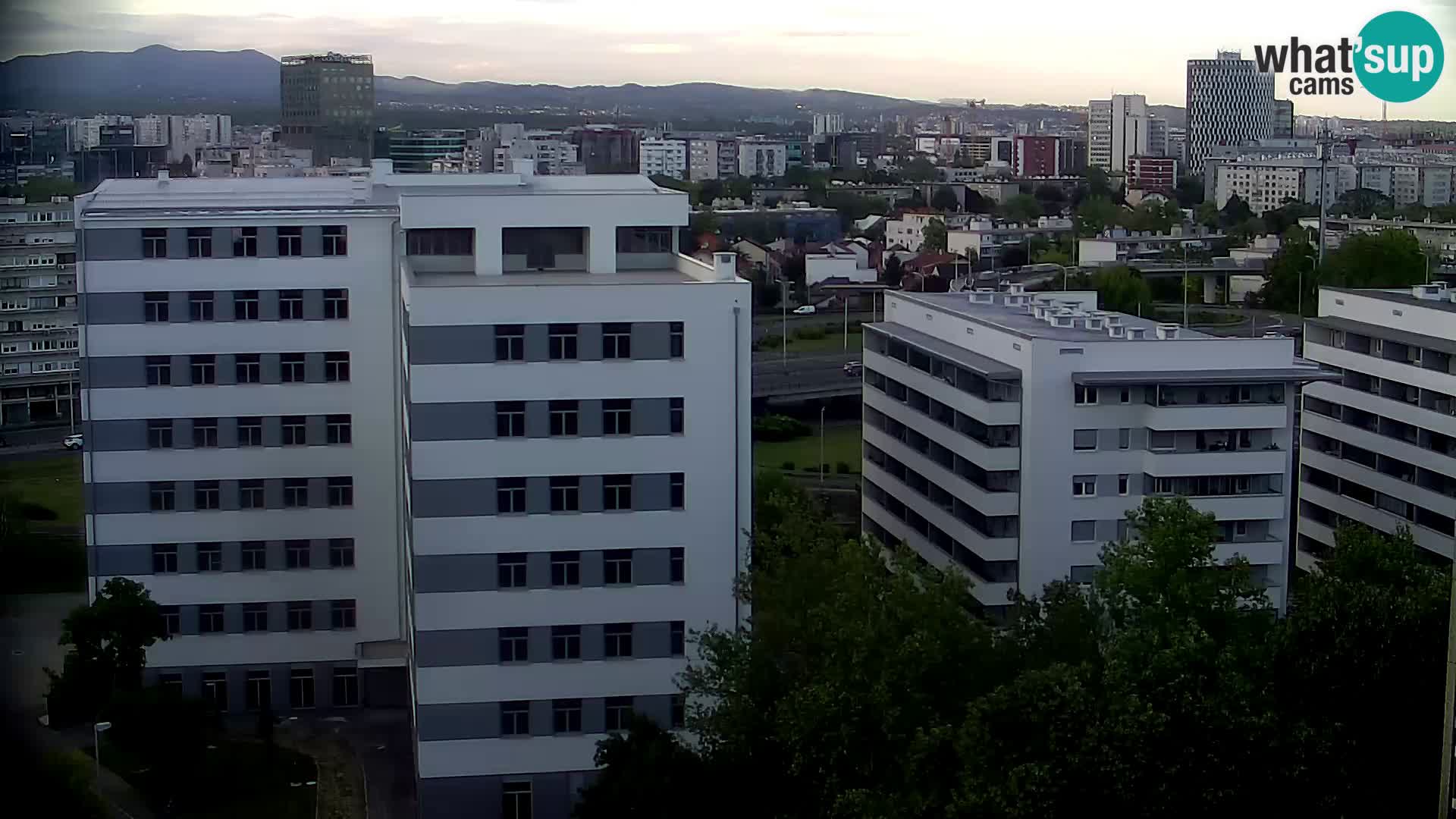 Rond-point en direct traversant les avenues Slavonska et Marin Držić à Zagreb webcam