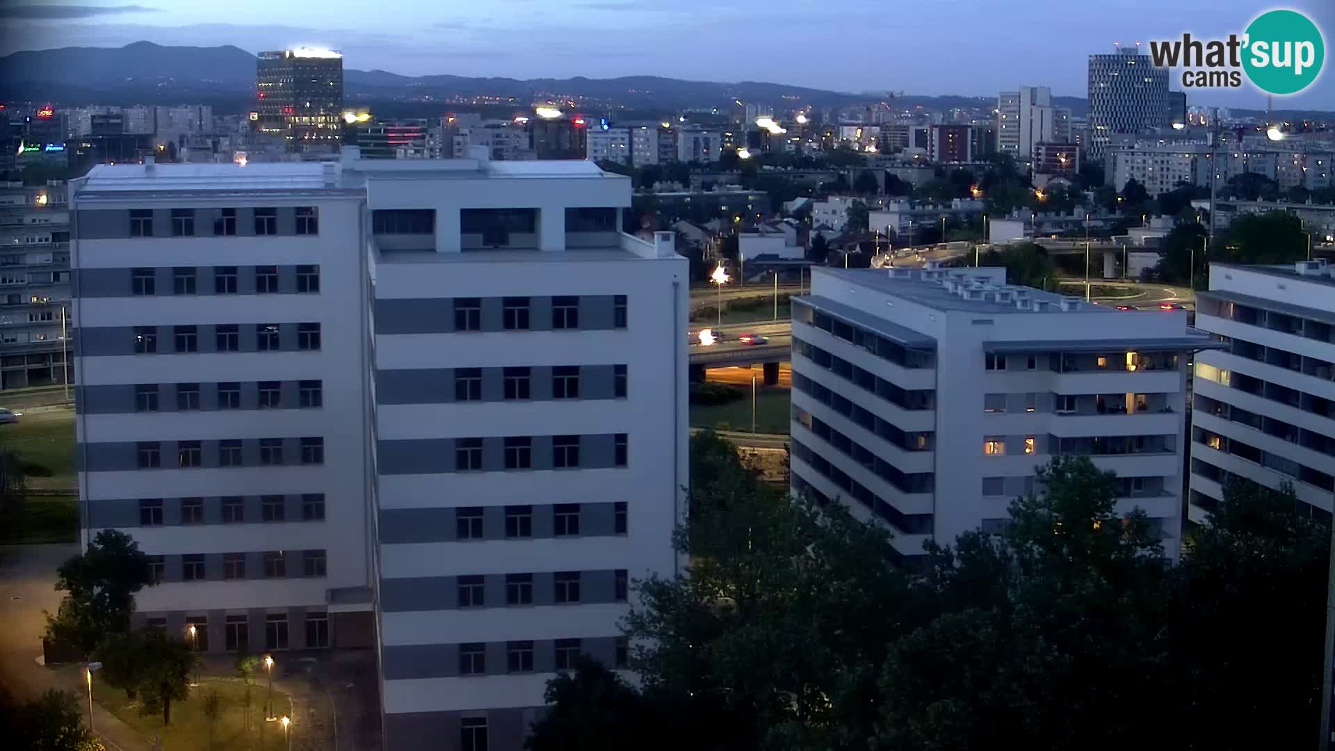 Rond-point en direct traversant les avenues Slavonska et Marin Držić à Zagreb webcam
