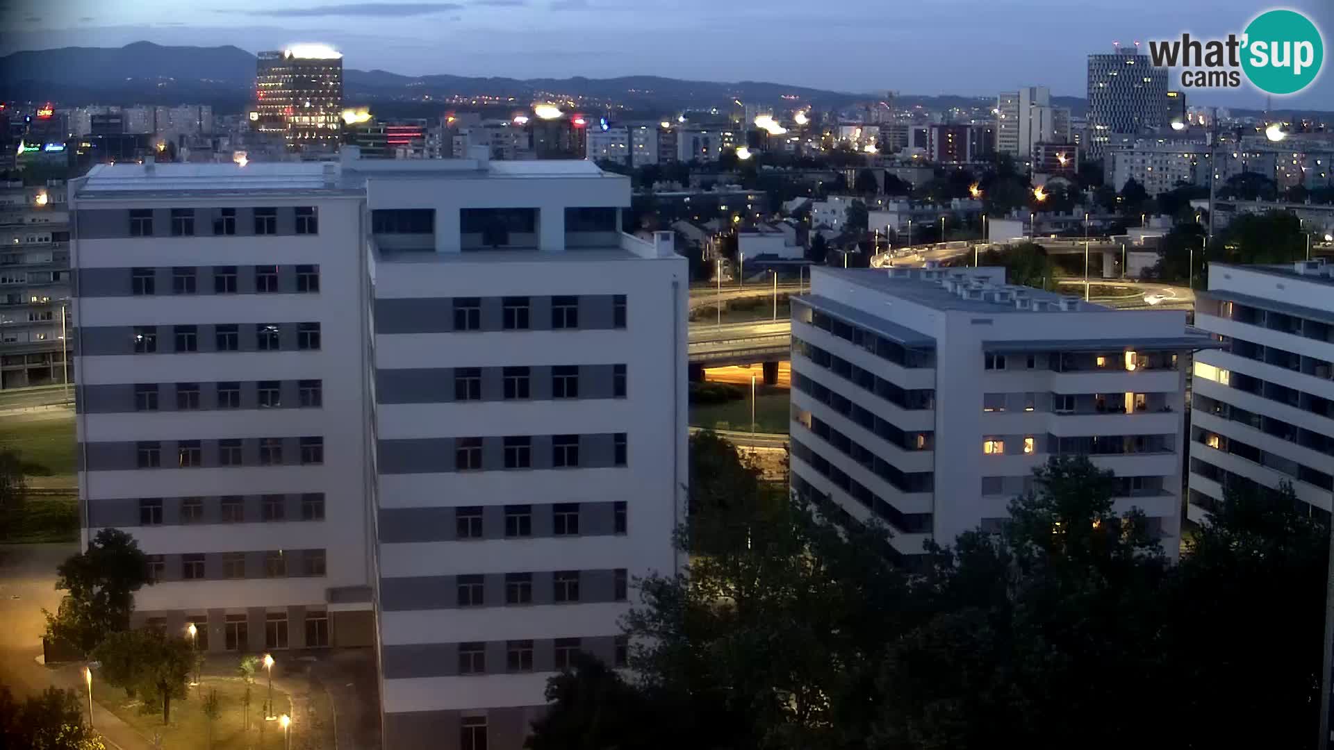Rond-point en direct traversant les avenues Slavonska et Marin Držić à Zagreb webcam