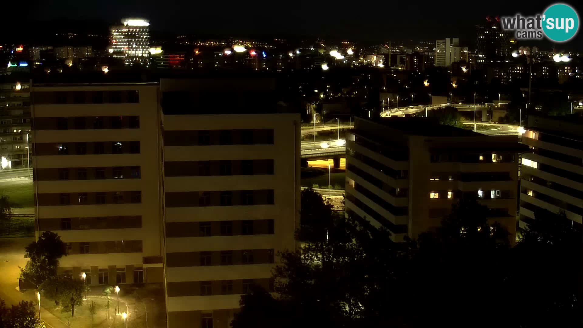 Rond-point en direct traversant les avenues Slavonska et Marin Držić à Zagreb webcam
