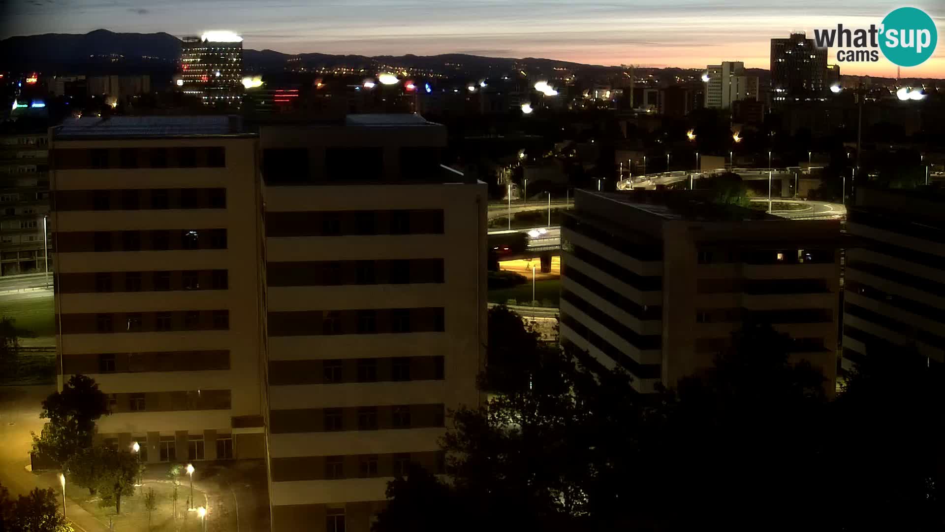 Rond-point en direct traversant les avenues Slavonska et Marin Držić à Zagreb webcam