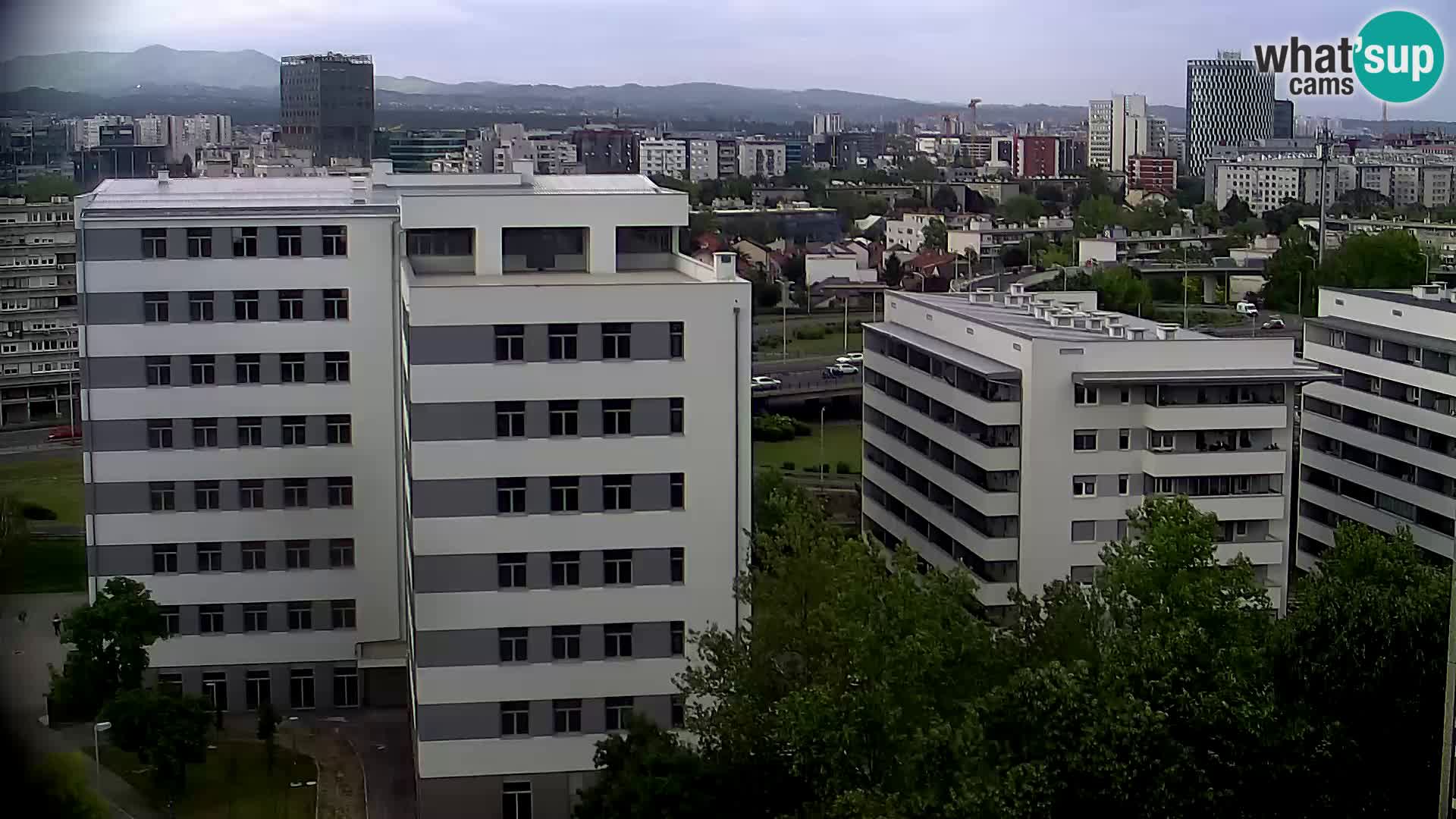 Rond-point en direct traversant les avenues Slavonska et Marin Držić à Zagreb webcam