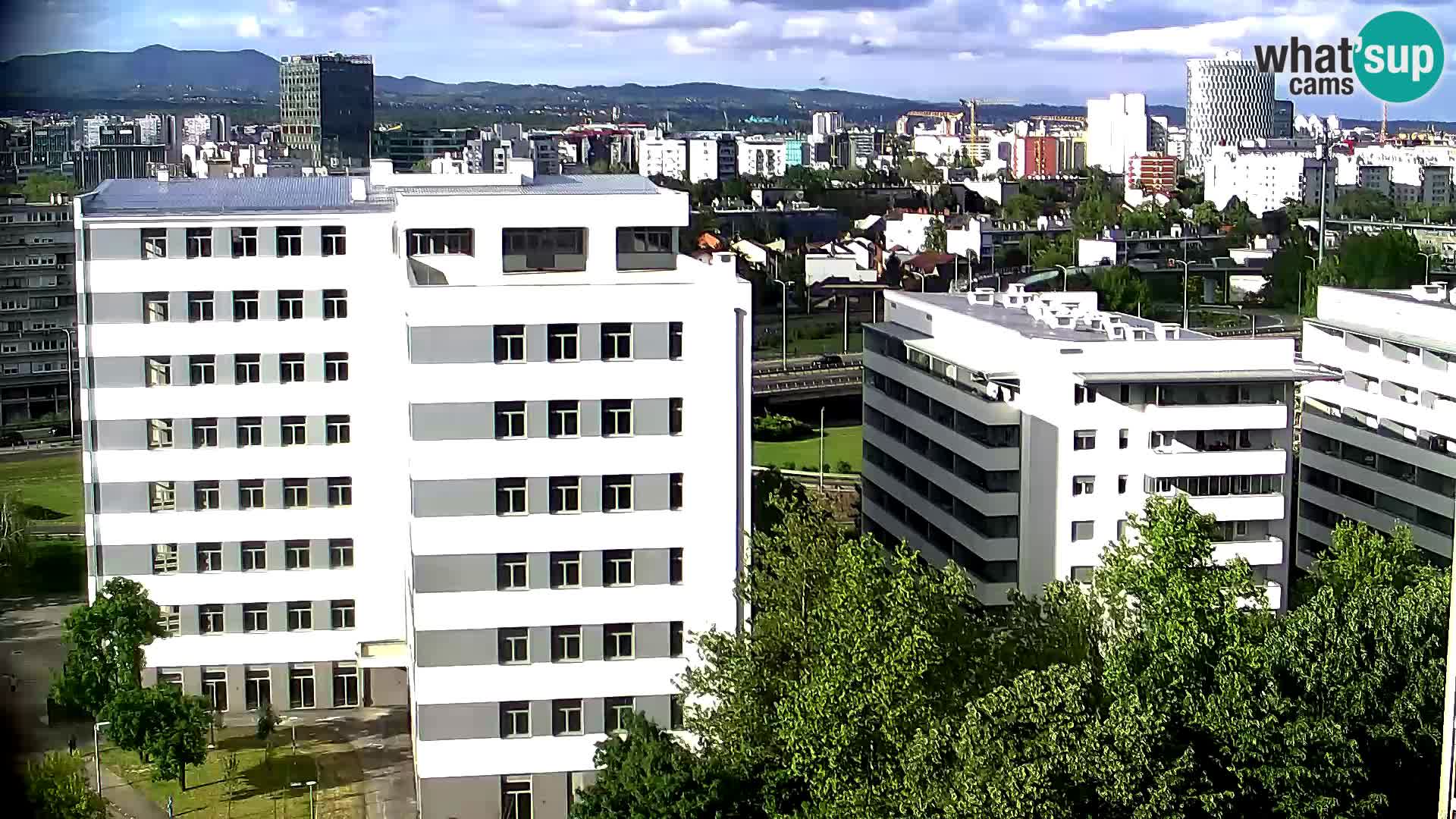 Live-Kreisverkehr Slavonska und Marin Držić Avenue zur Zagreb Webcam