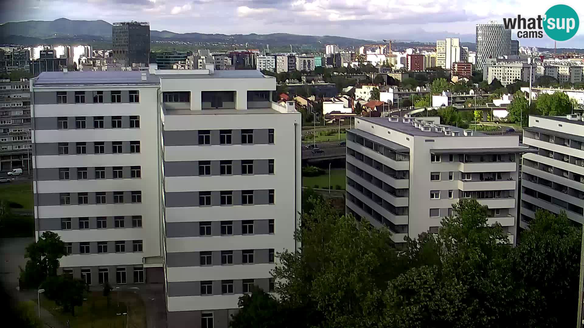 Web kamera Petlja Slavonska – Držićeva  – Zagreb Live