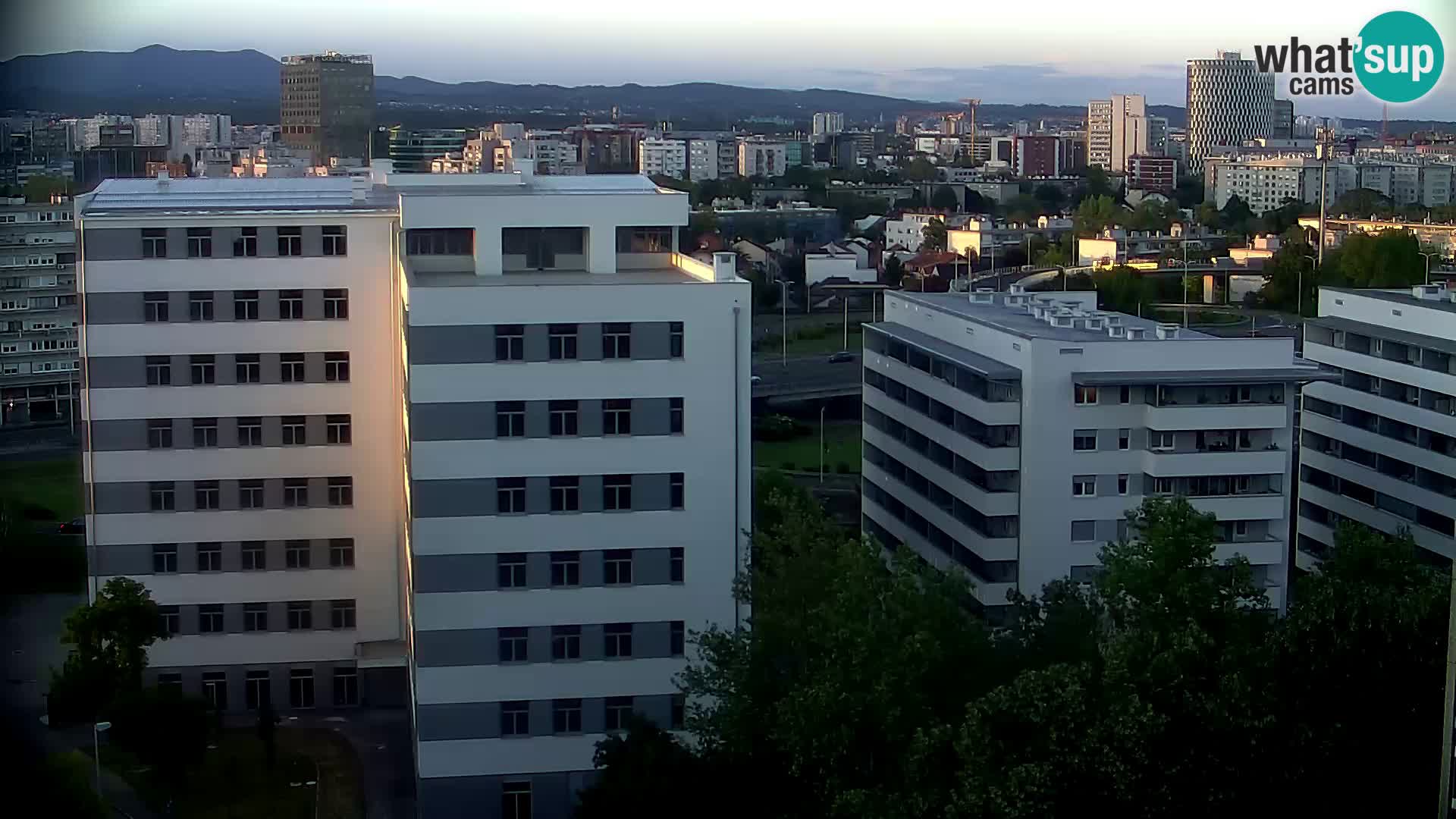 Web kamera Petlja Slavonska – Držićeva  – Zagreb Live