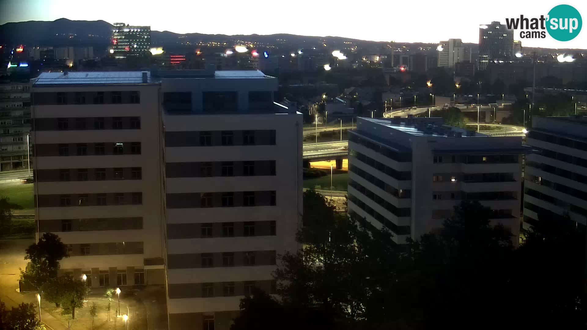 Rond-point en direct traversant les avenues Slavonska et Marin Držić à Zagreb webcam