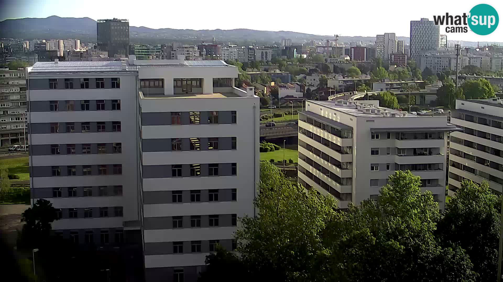 Rond-point en direct traversant les avenues Slavonska et Marin Držić à Zagreb webcam