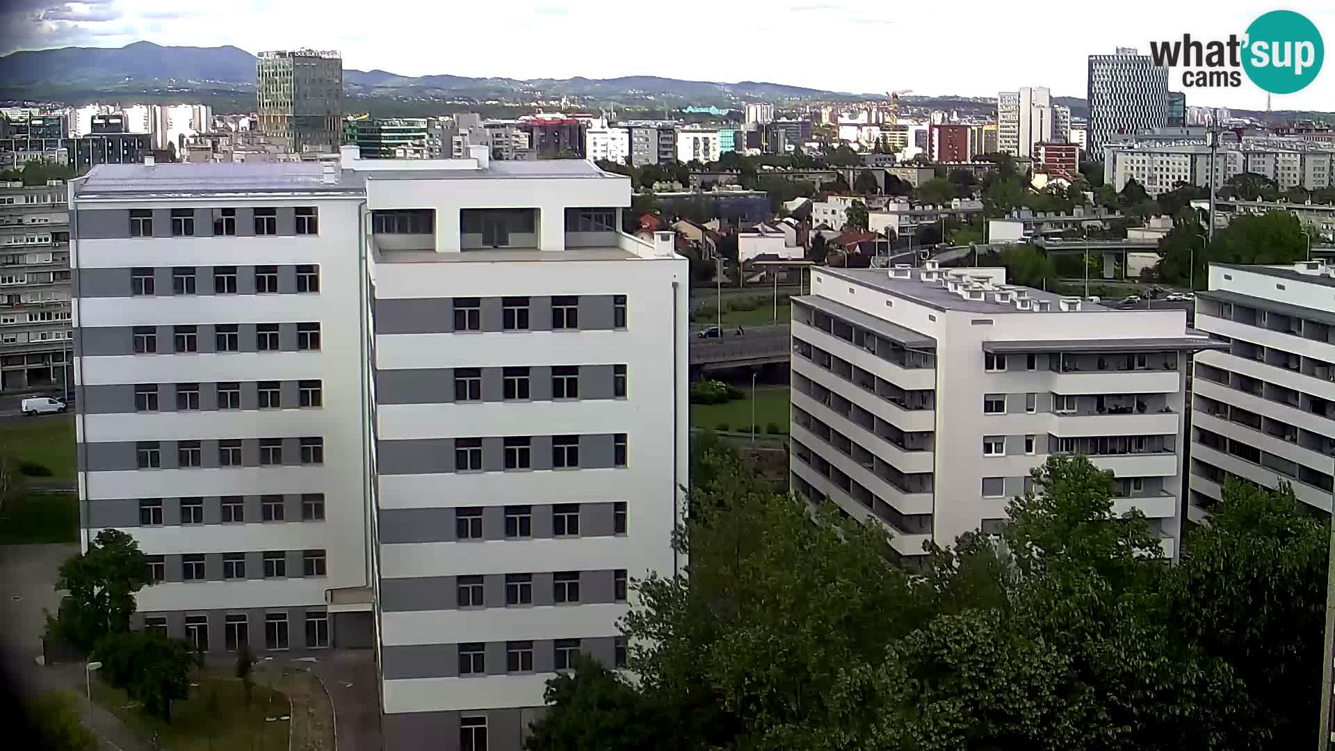 Live-Kreisverkehr Slavonska und Marin Držić Avenue zur Zagreb Webcam
