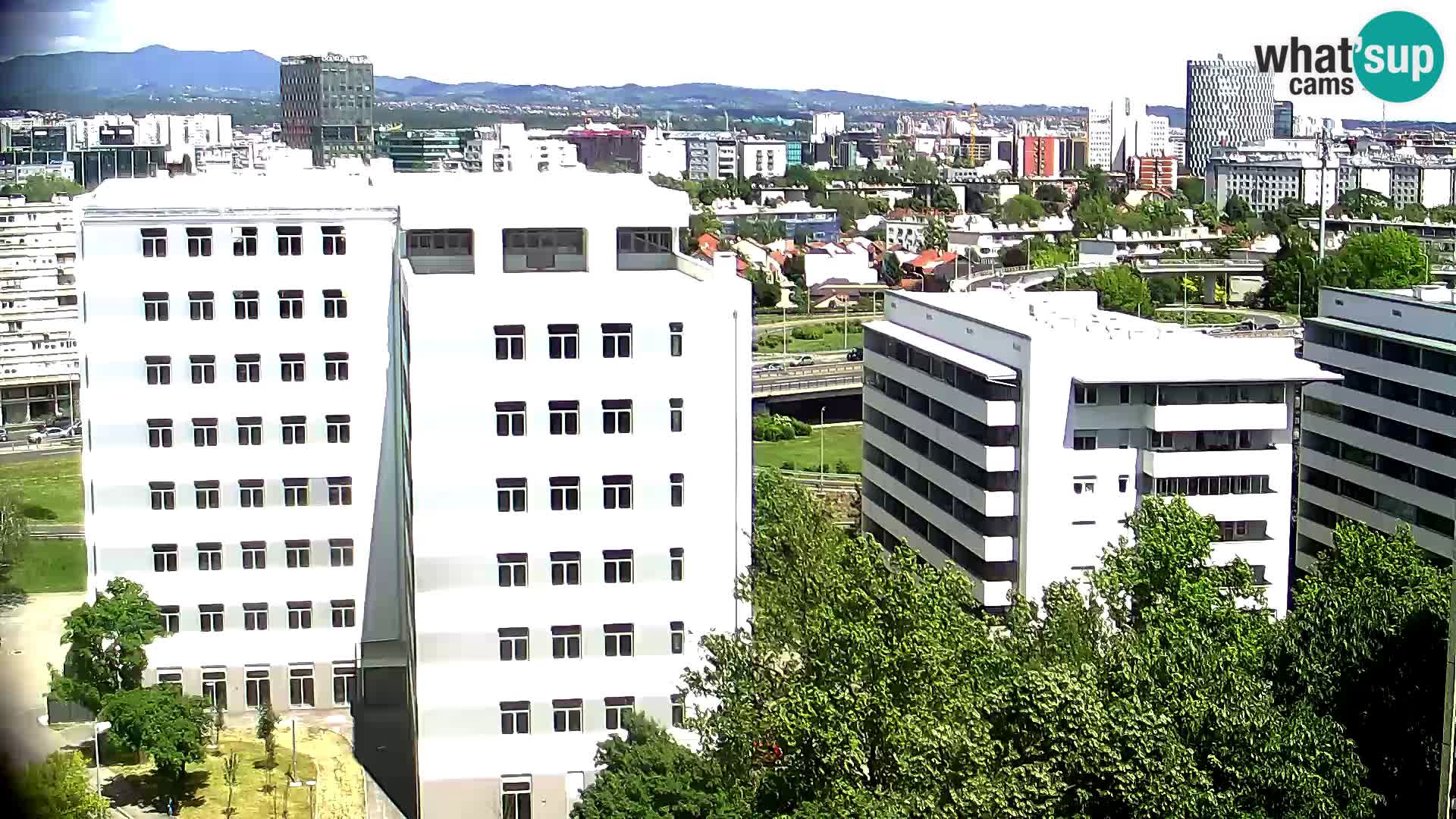Rond-point en direct traversant les avenues Slavonska et Marin Držić à Zagreb webcam