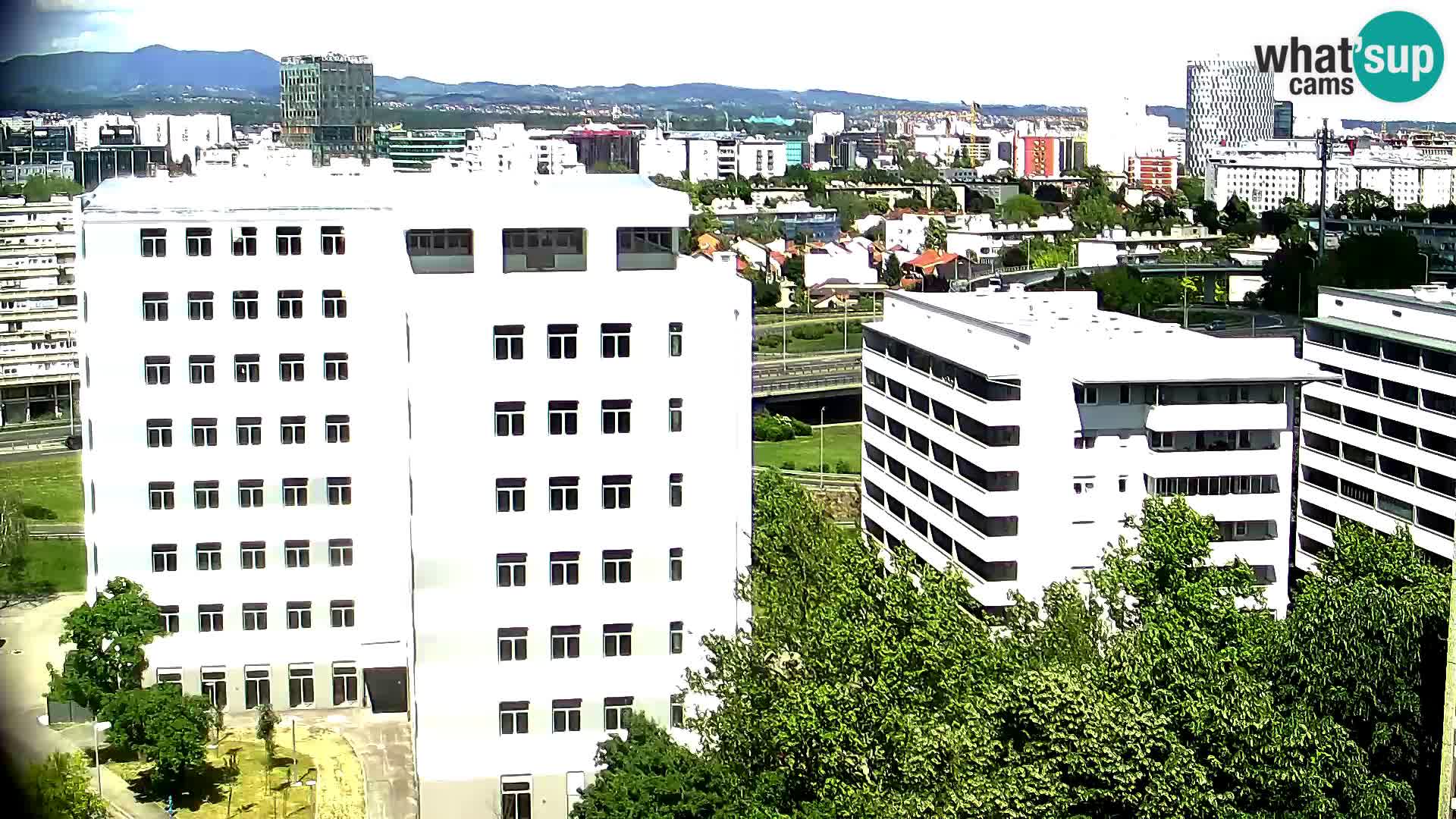 Rond-point en direct traversant les avenues Slavonska et Marin Držić à Zagreb webcam