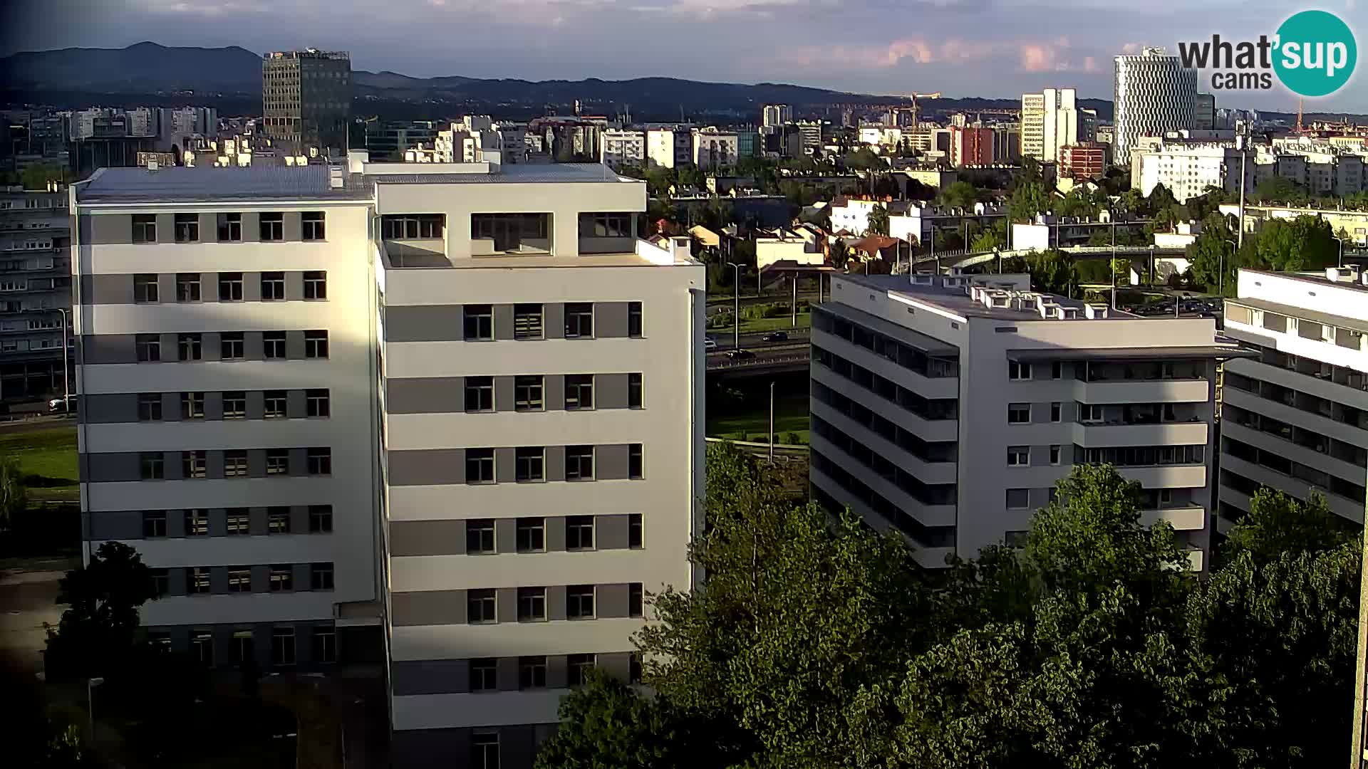 Web kamera Petlja Slavonska – Držićeva  – Zagreb Live