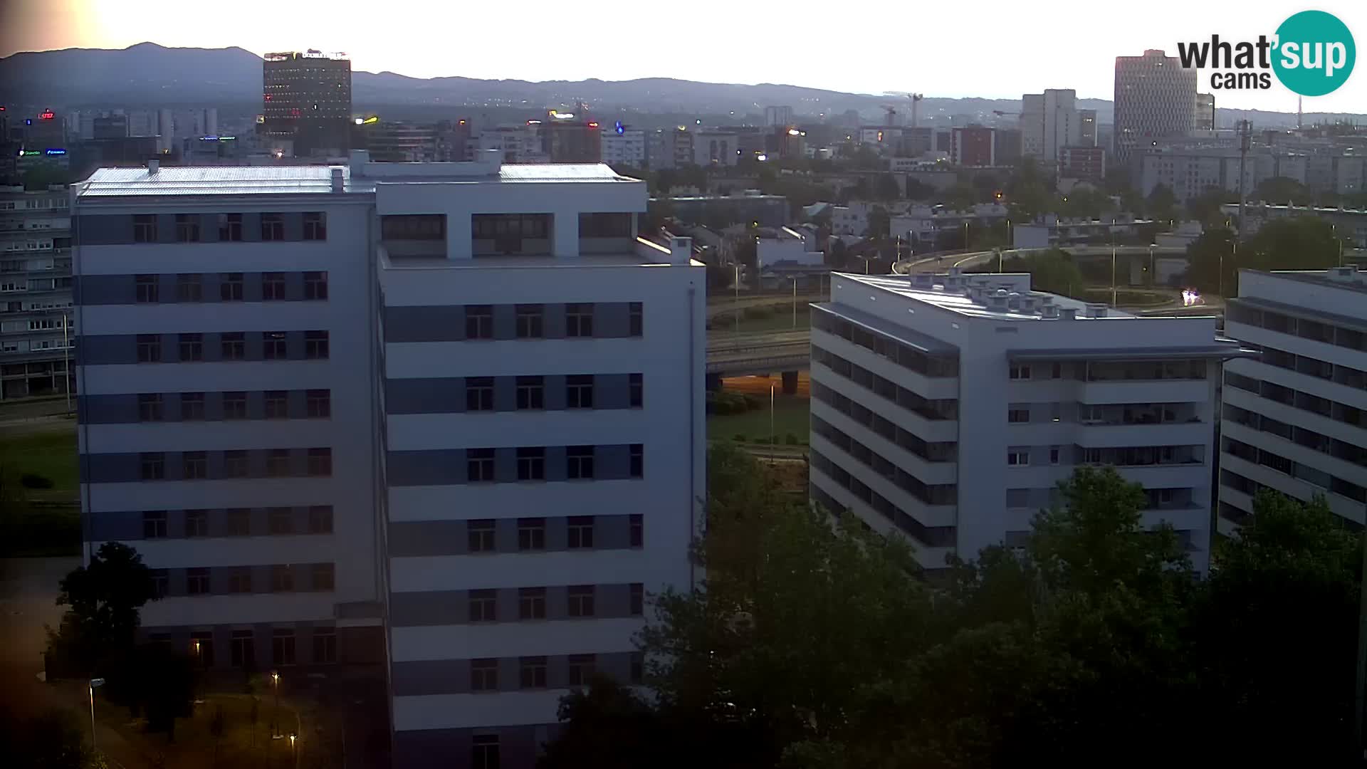 Web kamera Petlja Slavonska – Držićeva  – Zagreb Live