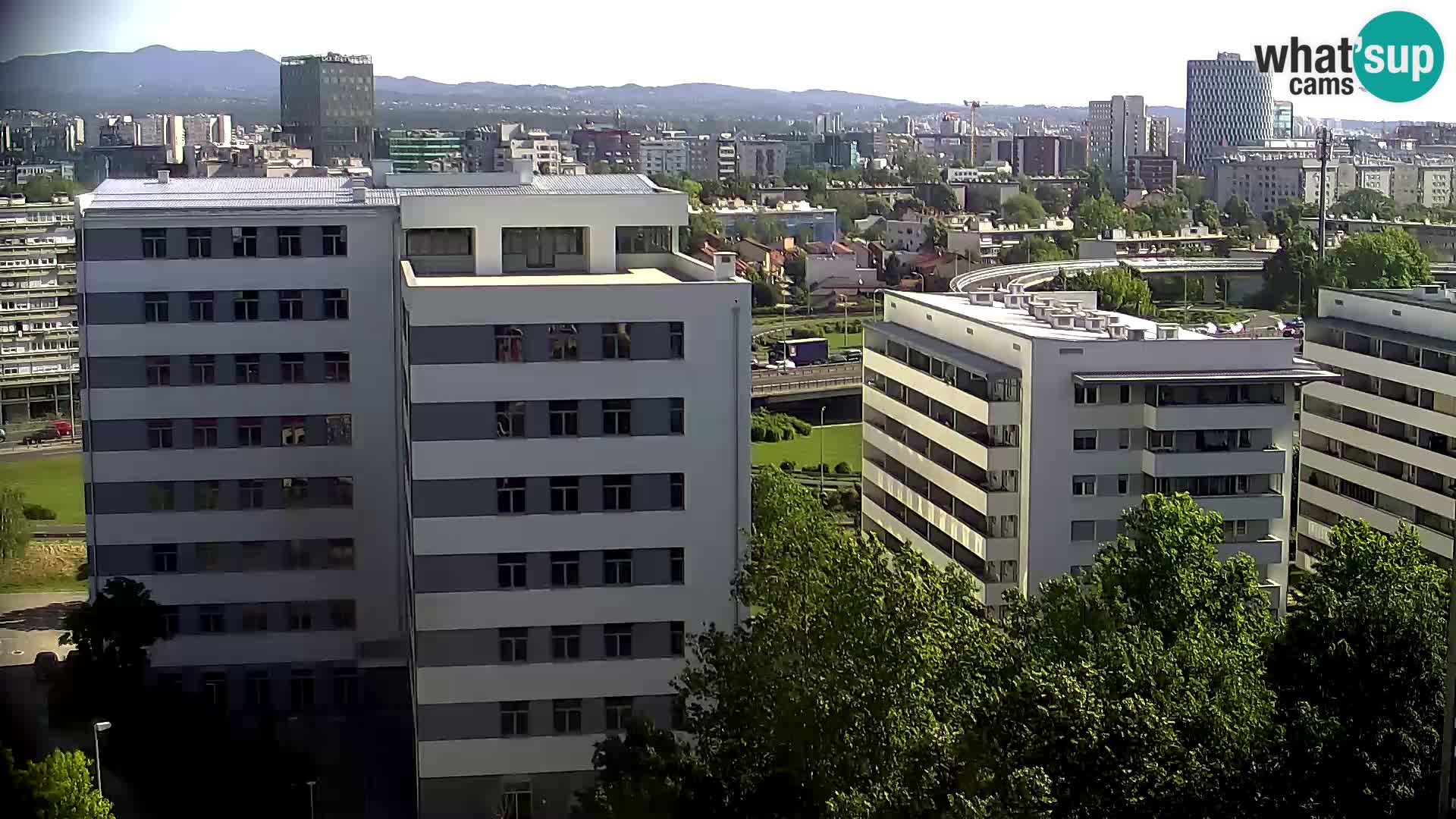 Rond-point en direct traversant les avenues Slavonska et Marin Držić à Zagreb webcam