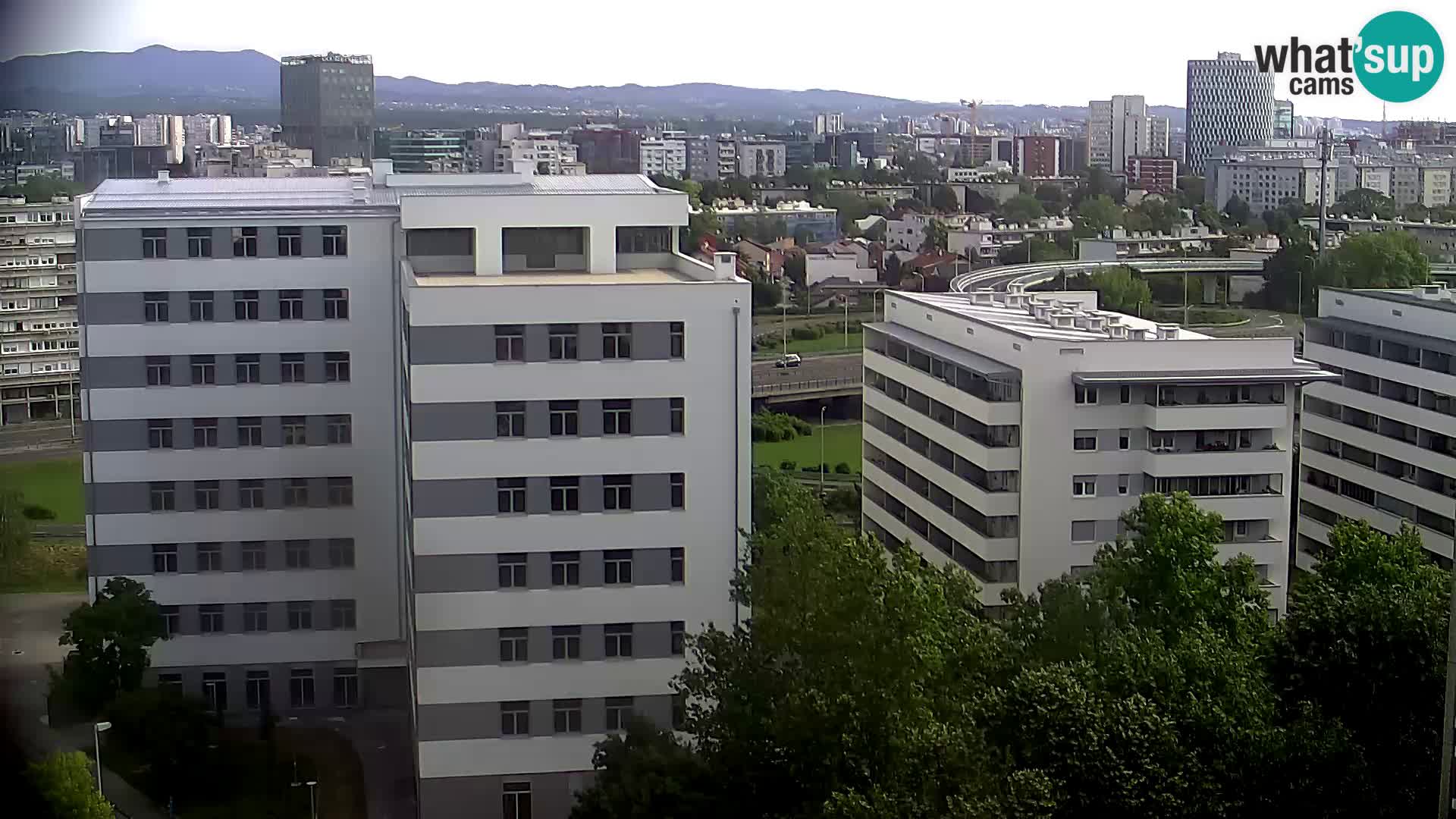 Web kamera Petlja Slavonska – Držićeva  – Zagreb Live