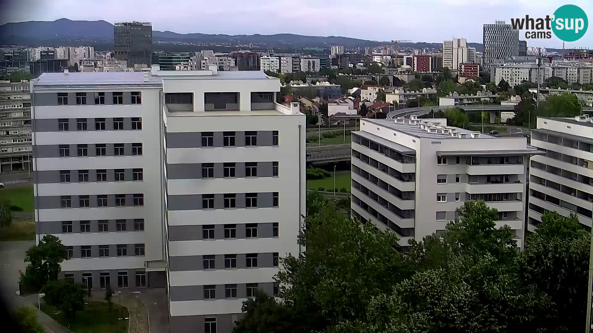 Rond-point en direct traversant les avenues Slavonska et Marin Držić à Zagreb webcam
