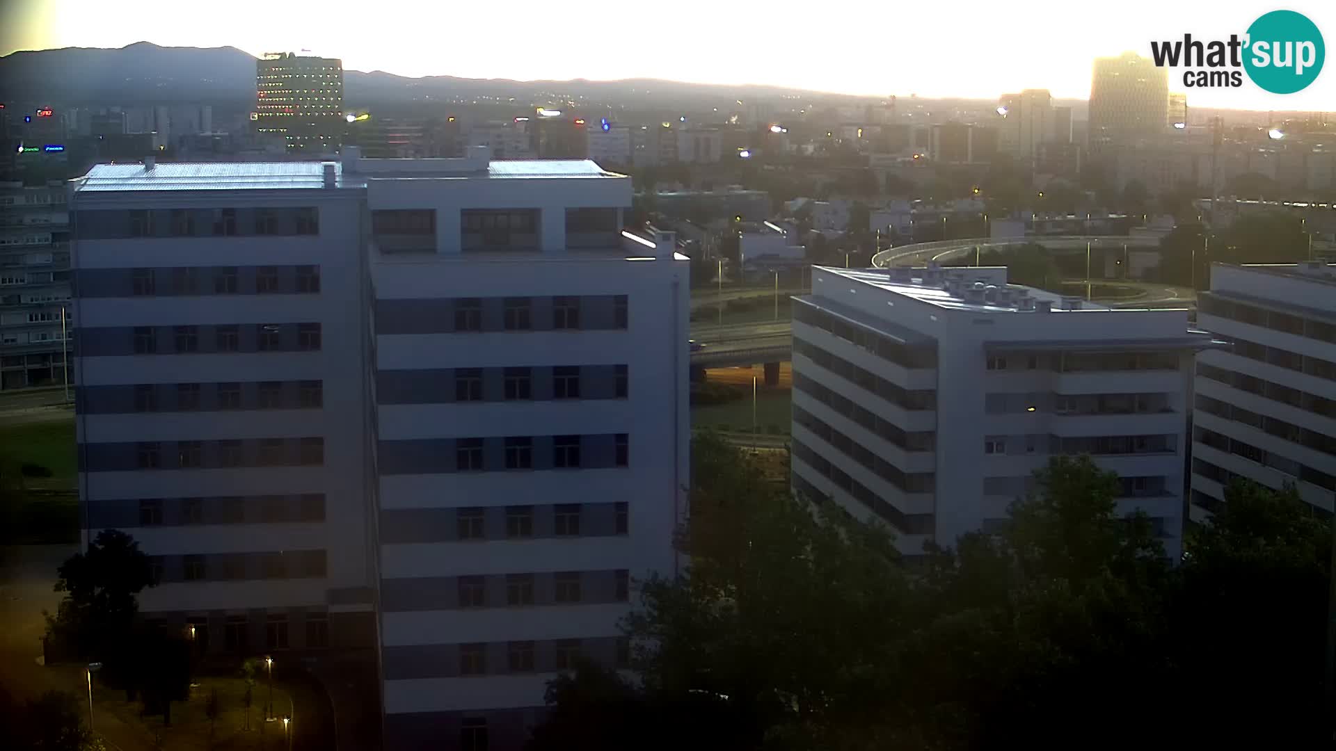 Web kamera Petlja Slavonska – Držićeva  – Zagreb Live